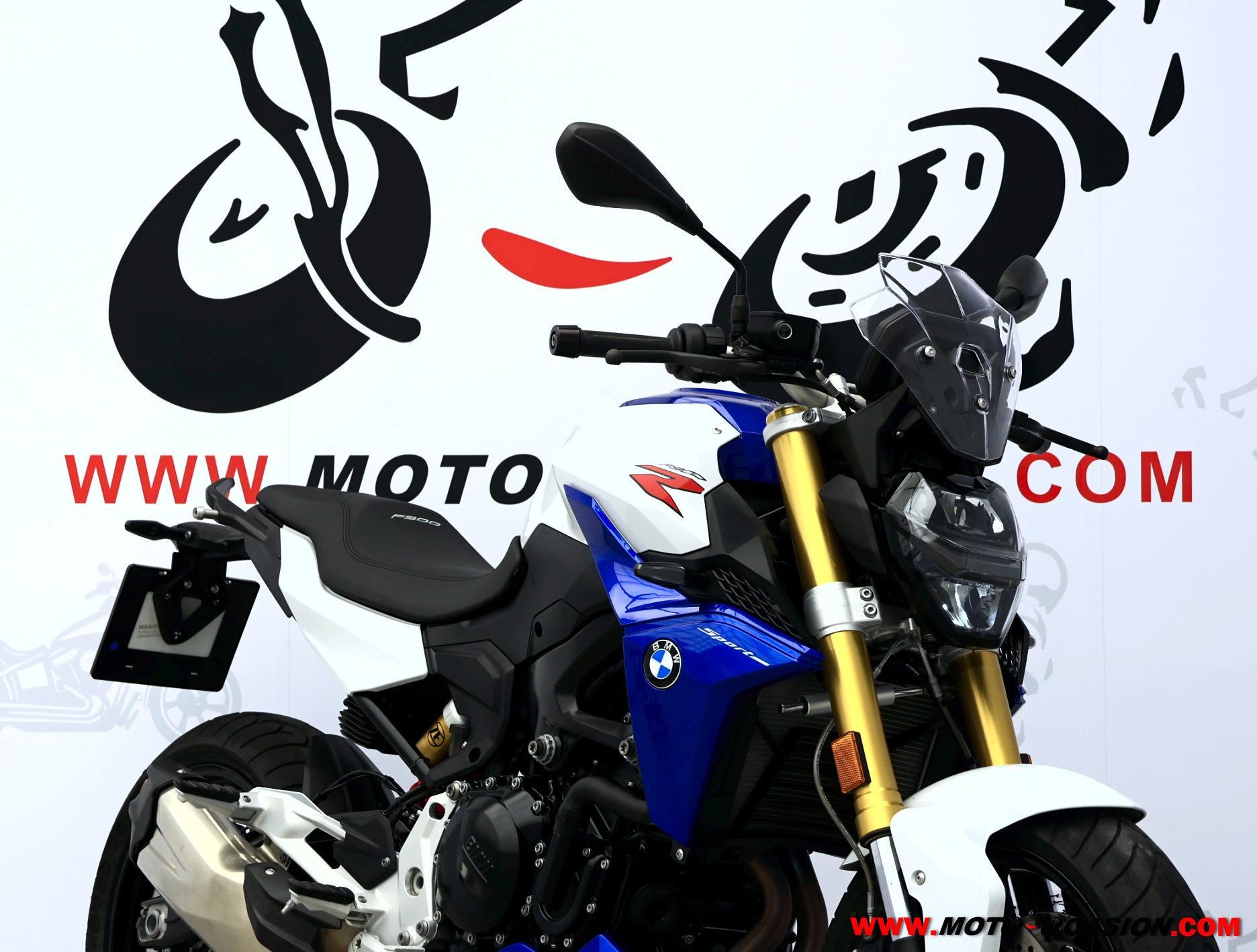 BMW F 900 R (copia)