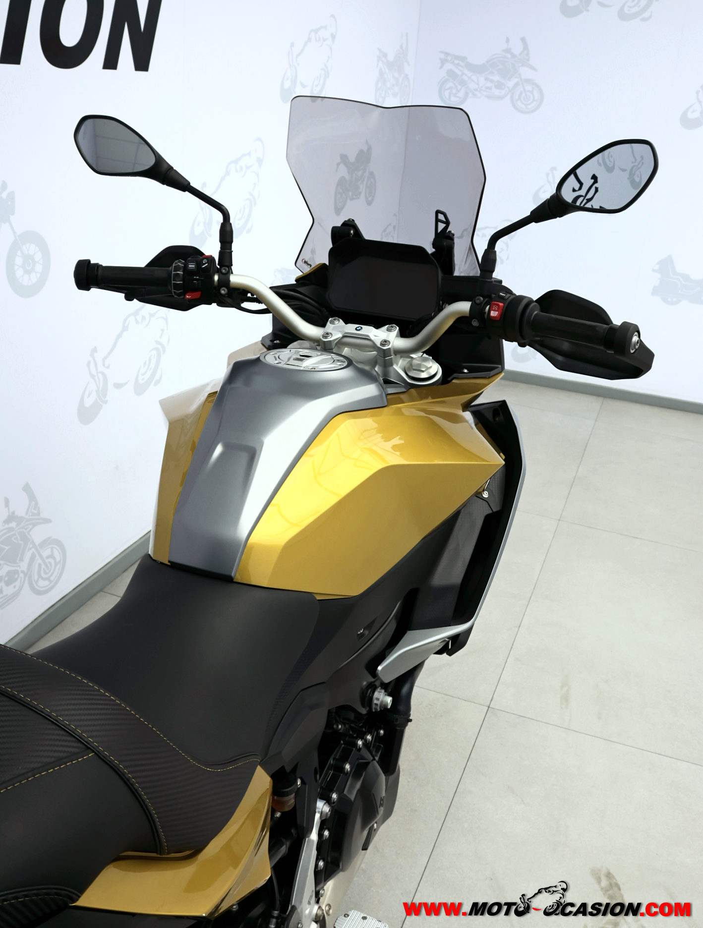 BMW F 900 XR