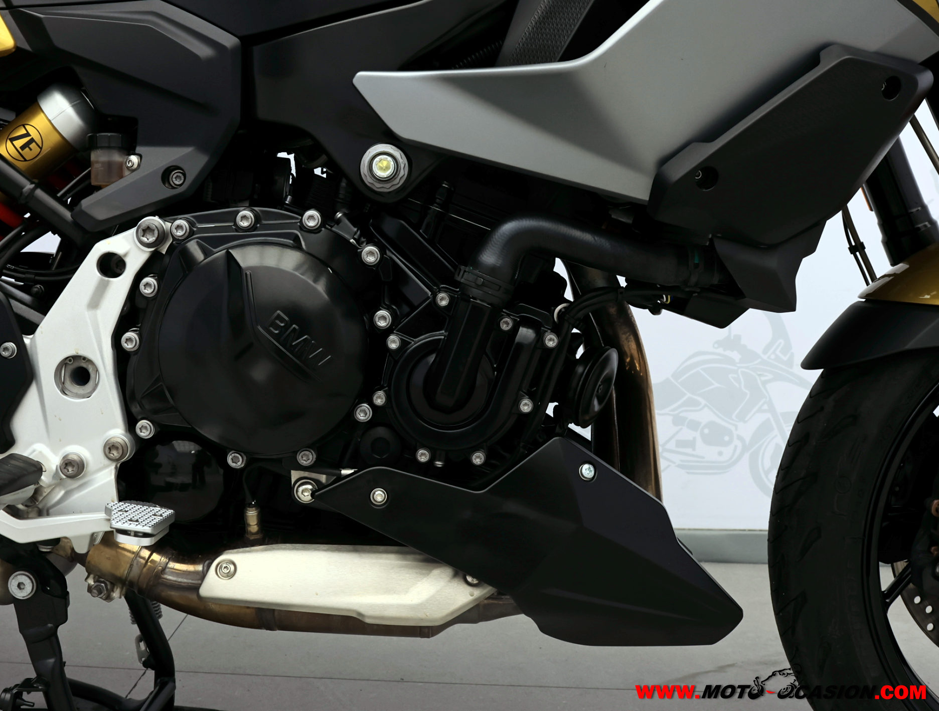 BMW F 900 XR