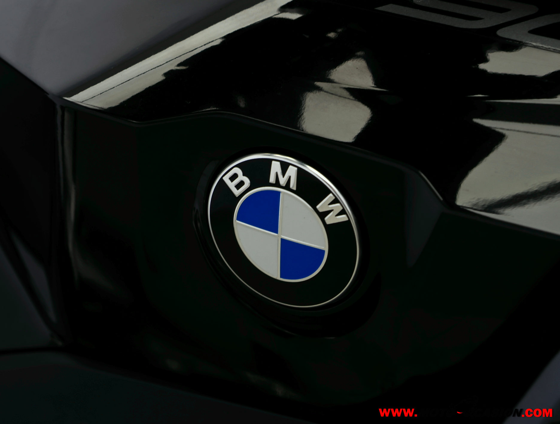 BMW F 900 XR TRIPLE BLACK