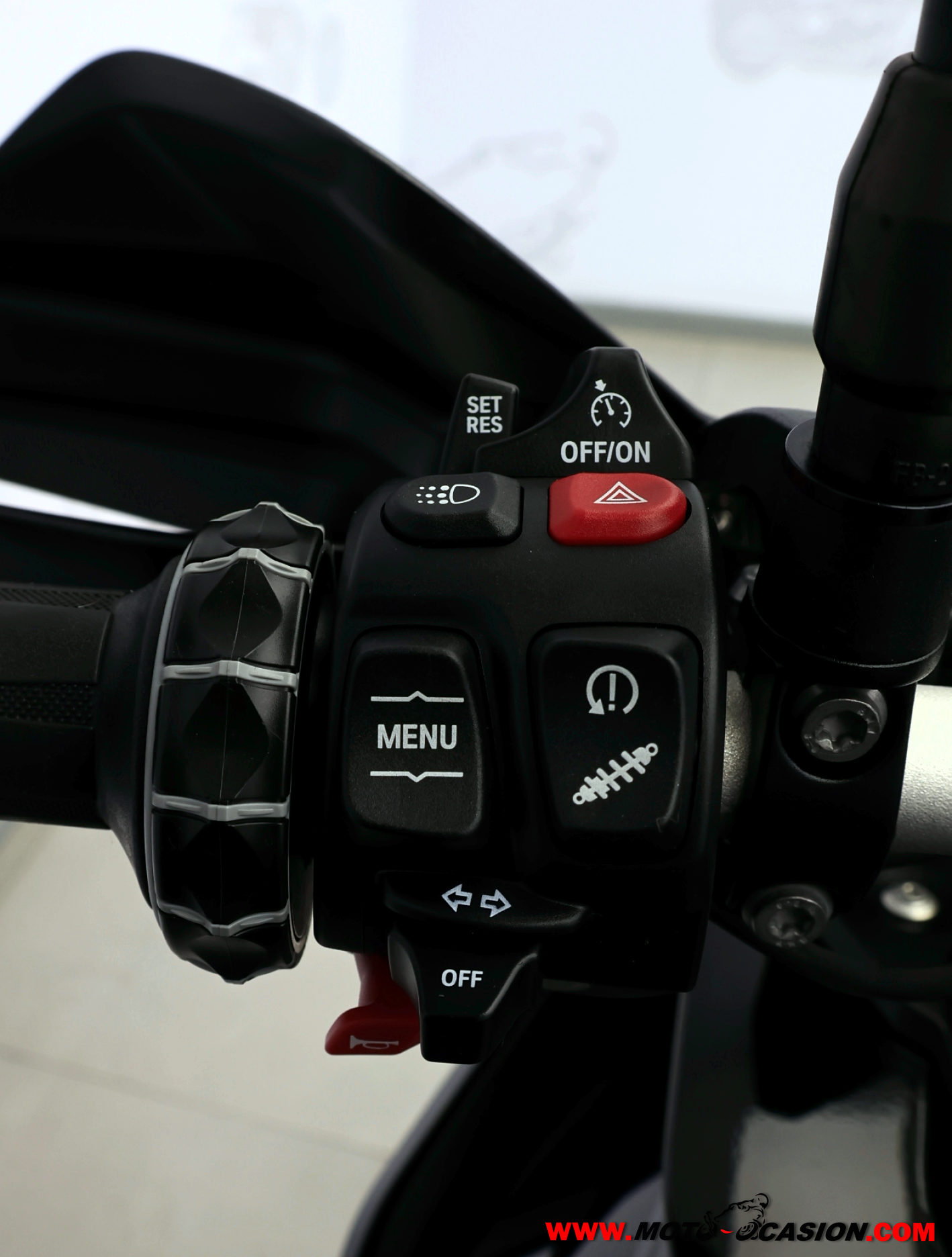 BMW F 900 XR TRIPLE BLACK