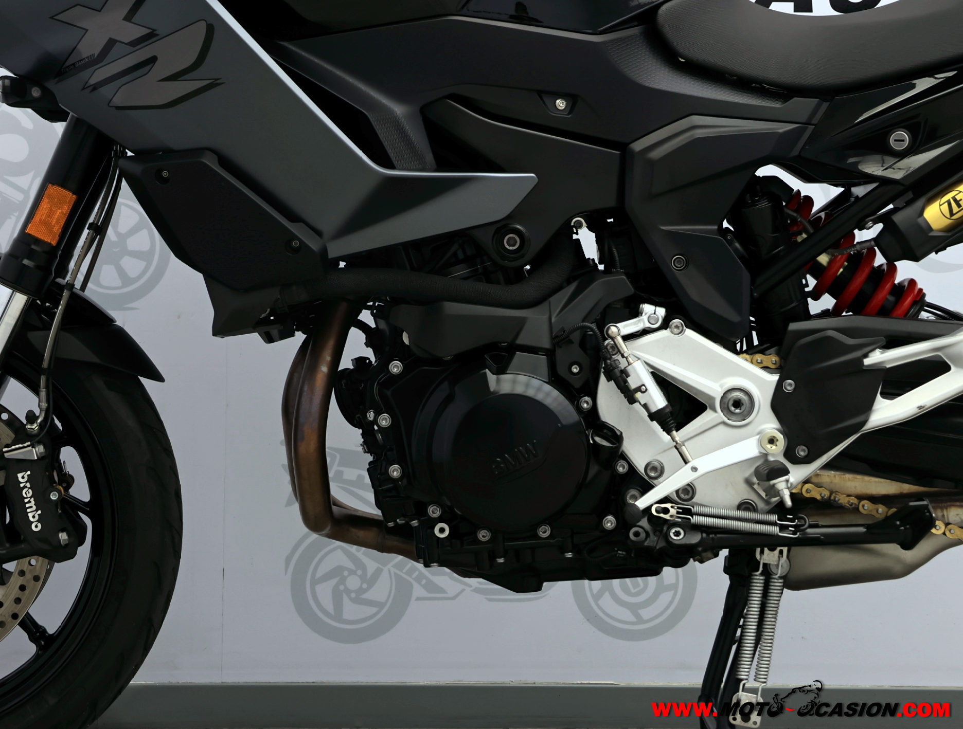 BMW F 900 XR TRIPLE BLACK