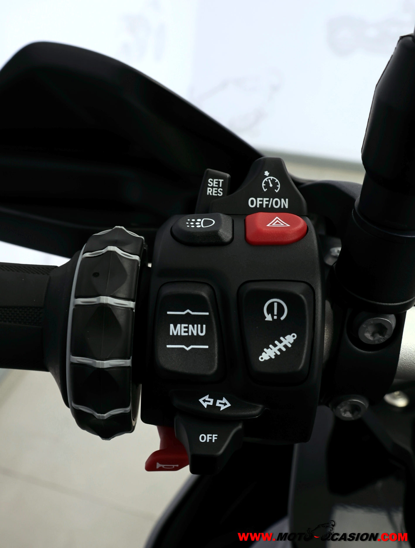 BMW F 900 XR TRIPLE BLACK