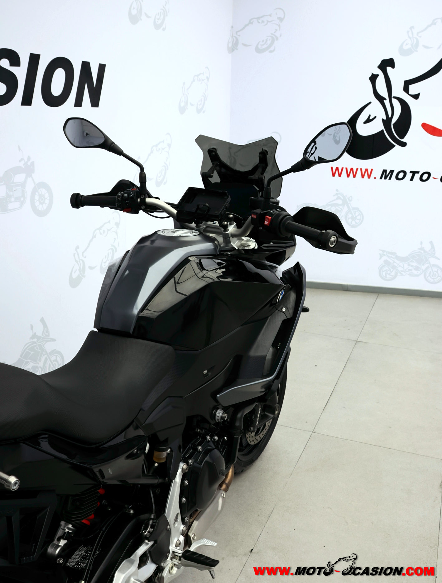 BMW F 900 XR TRIPLE BLACK (copia)