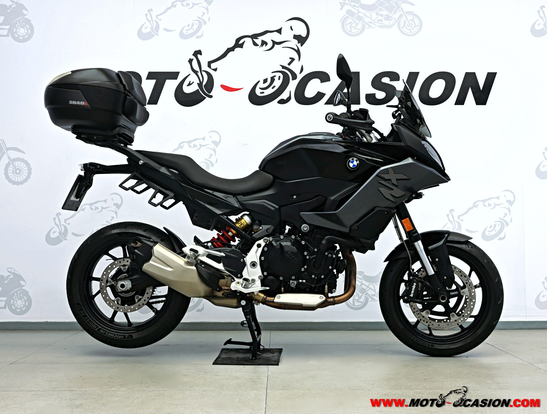 BMW F 900 XR TRIPLE BLACK (copia)