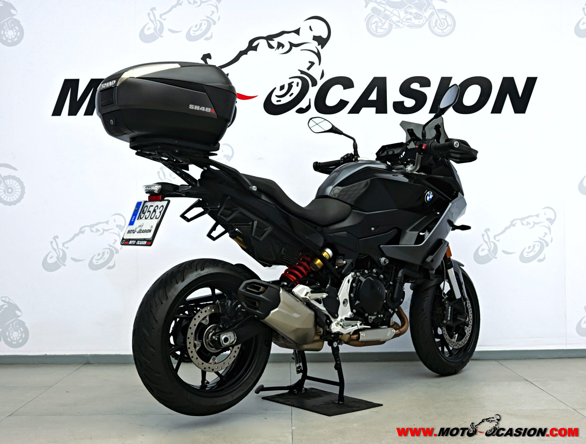 BMW F 900 XR TRIPLE BLACK (copia)
