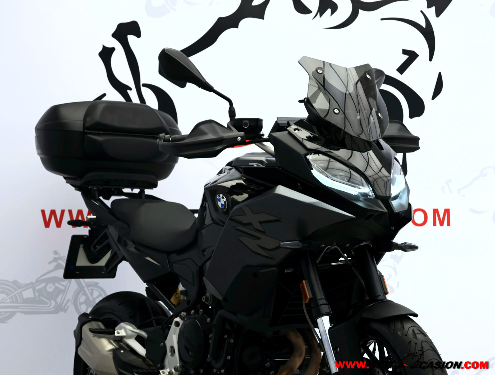 BMW F 900 XR TRIPLE BLACK (copia)