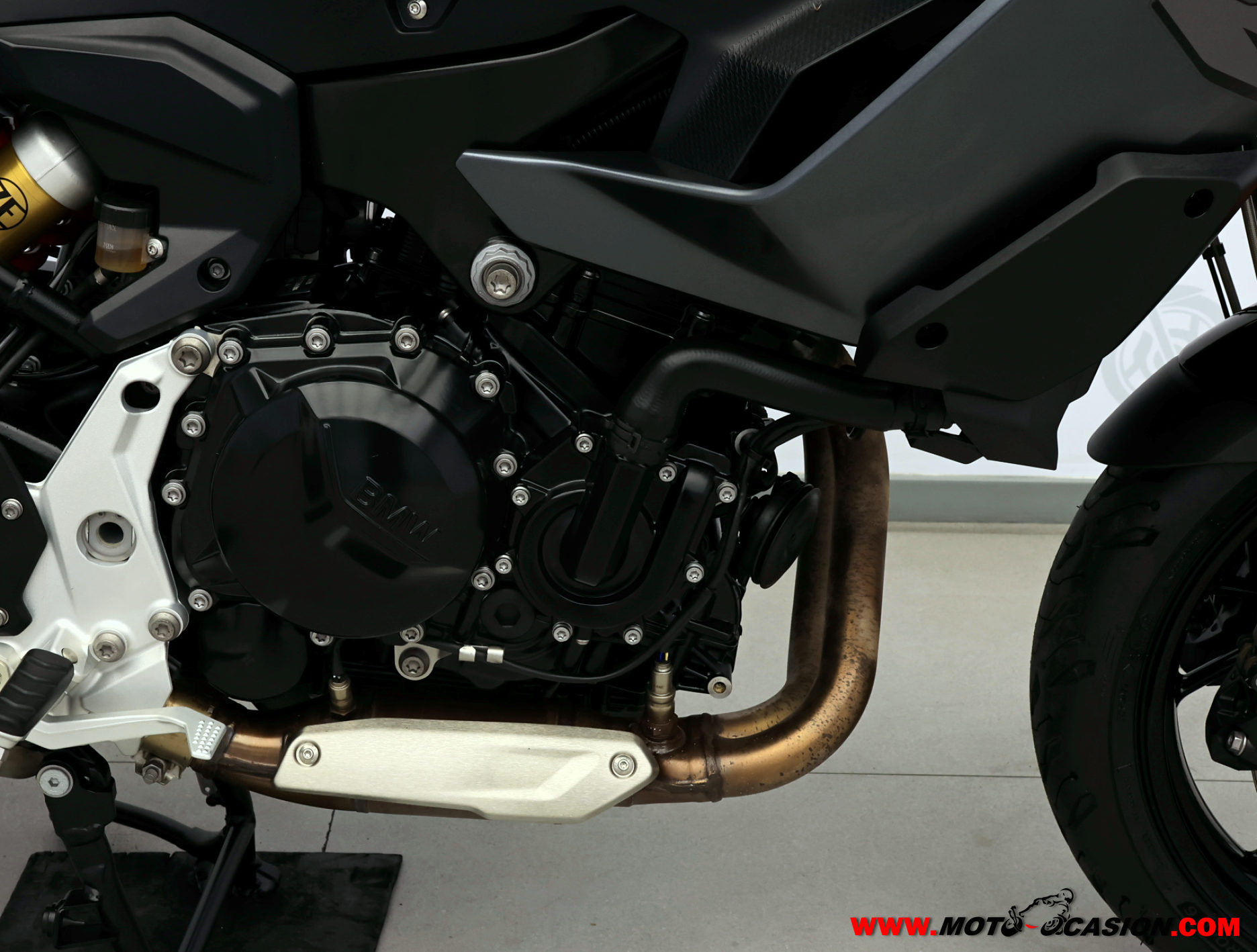 BMW F 900 XR TRIPLE BLACK (copia)