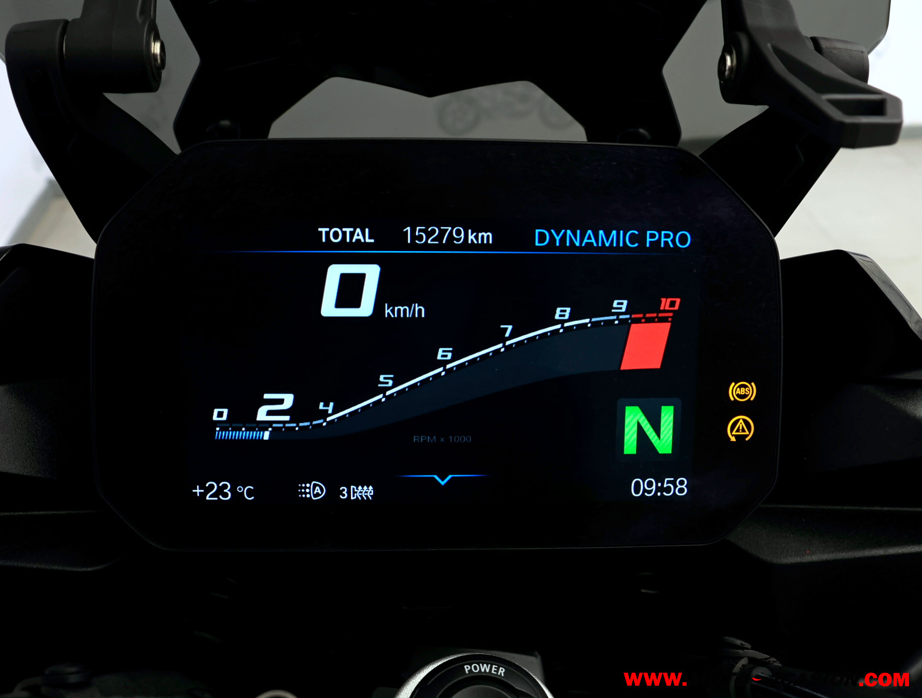BMW F 900 XR TRIPLE BLACK (copia)