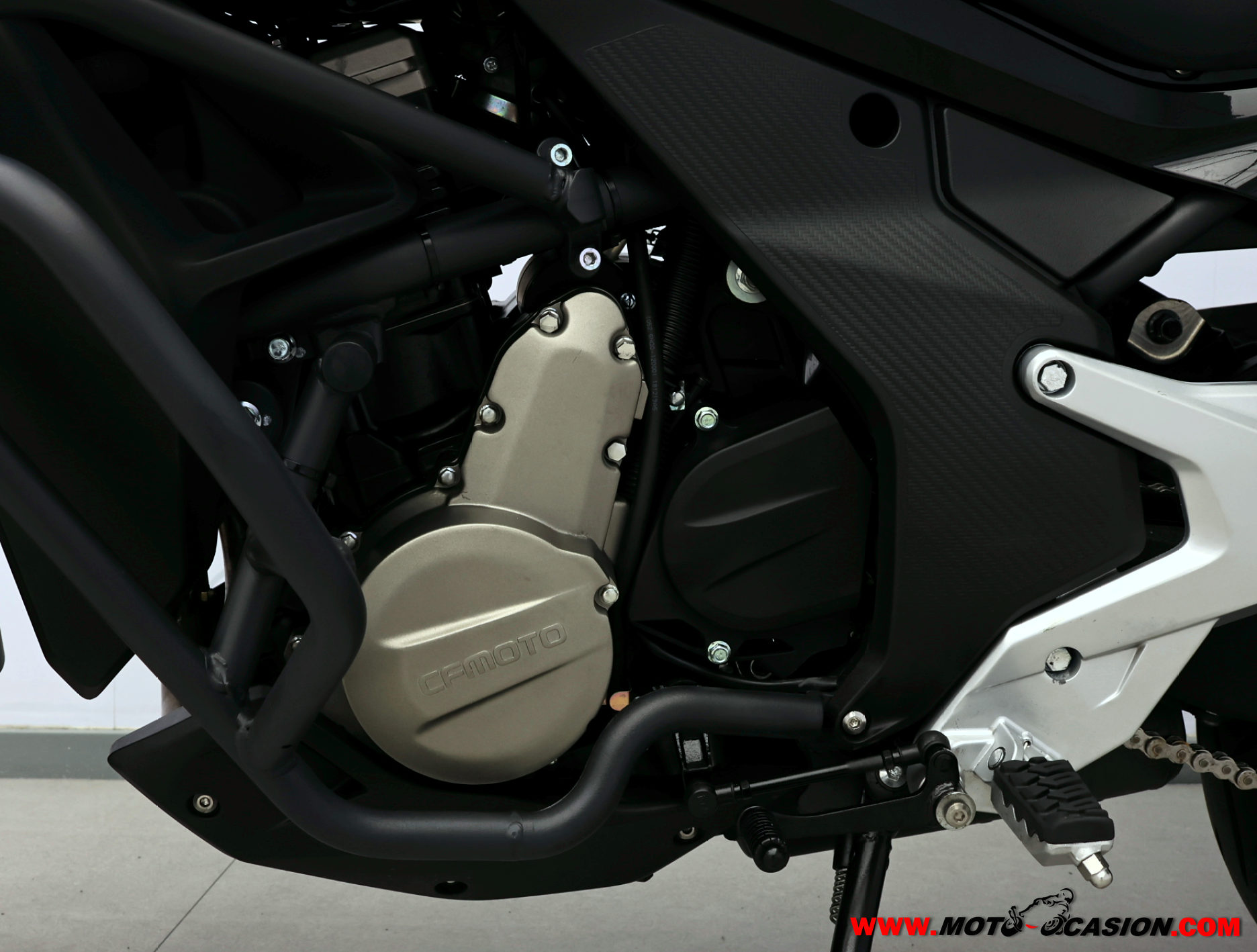 CF MOTO 650 MT ¿A2?