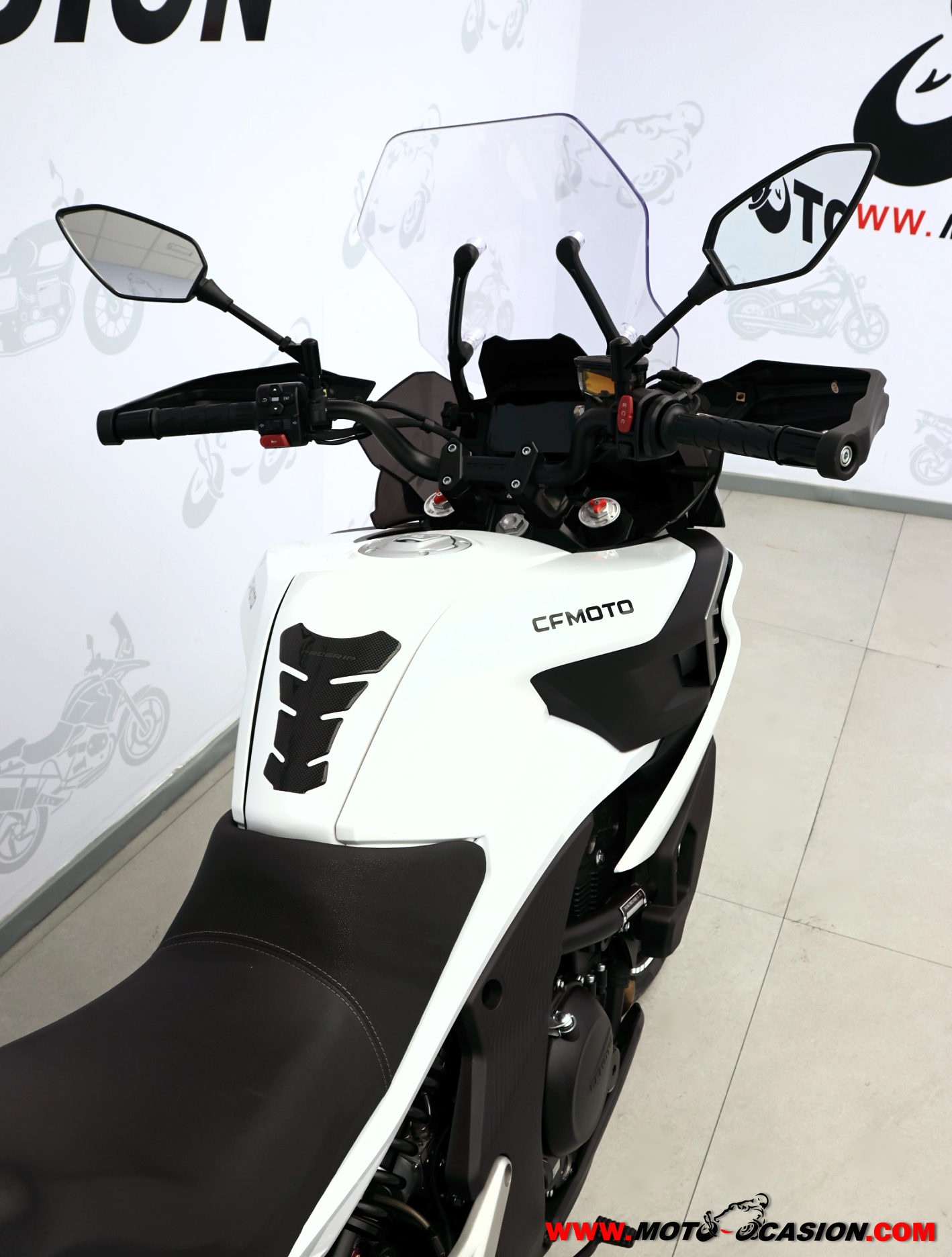 CF MOTO 650 MT ¿A2? (copia)