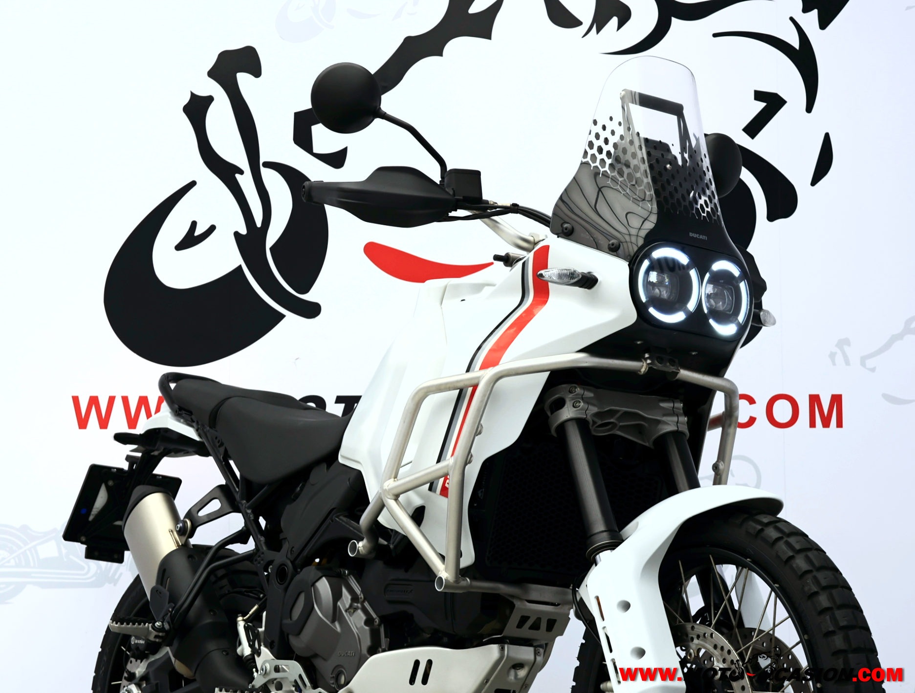 DUCATI DESERT X