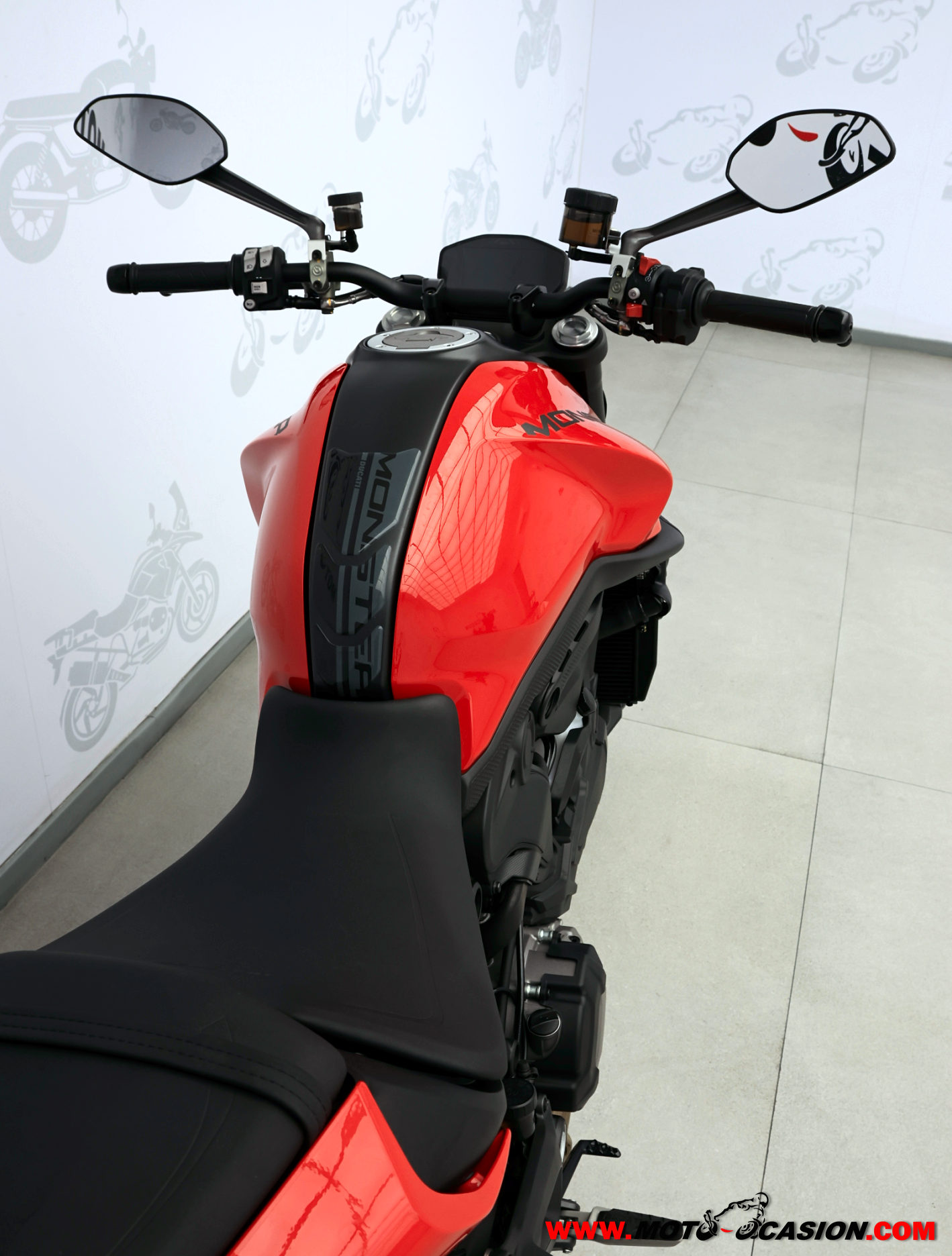DUCATI MONSTER