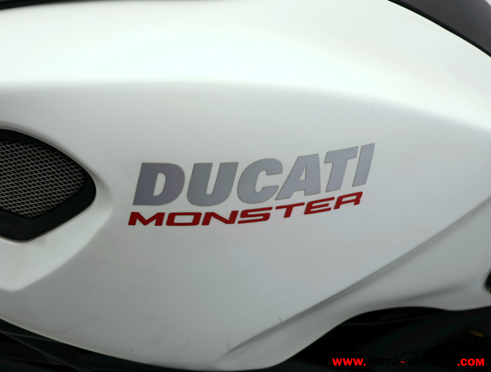 DUCATI MONSTER 796 ¿A2? (copia)