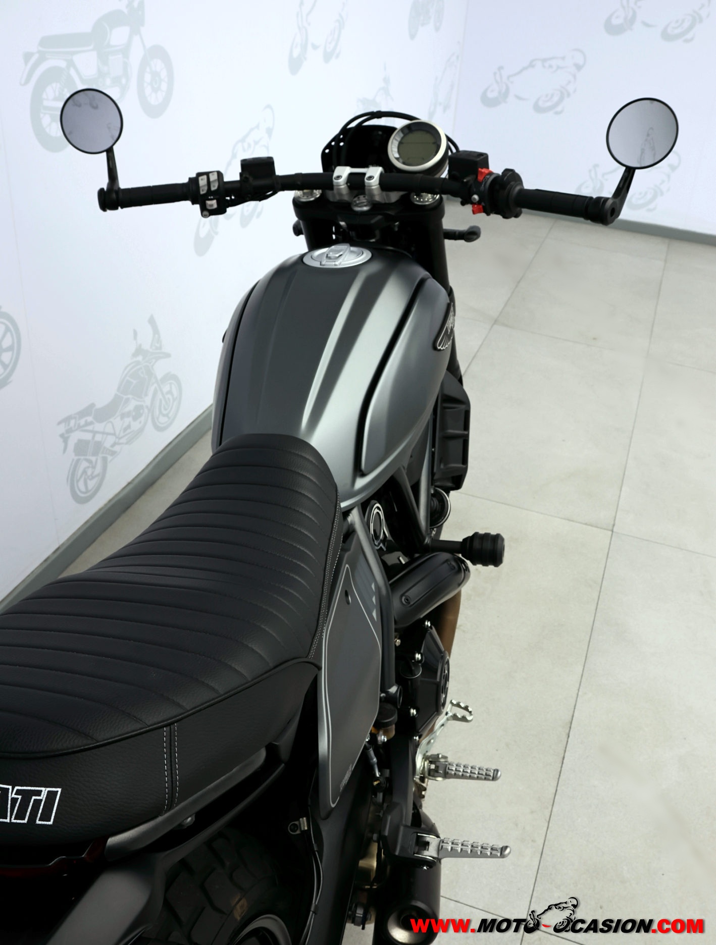 DUCATI SCRAMBLER NIGHT SHIFT ¿A2?