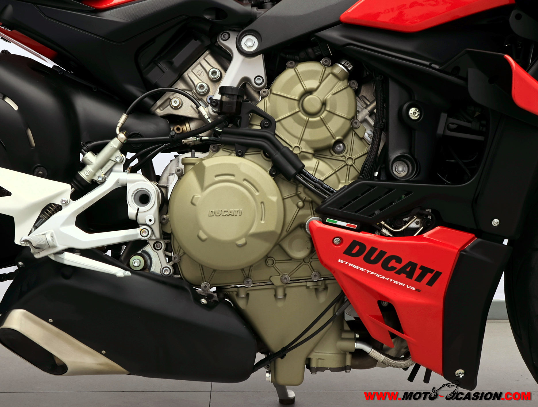 DUCATI STREETFIGHTER V4 S