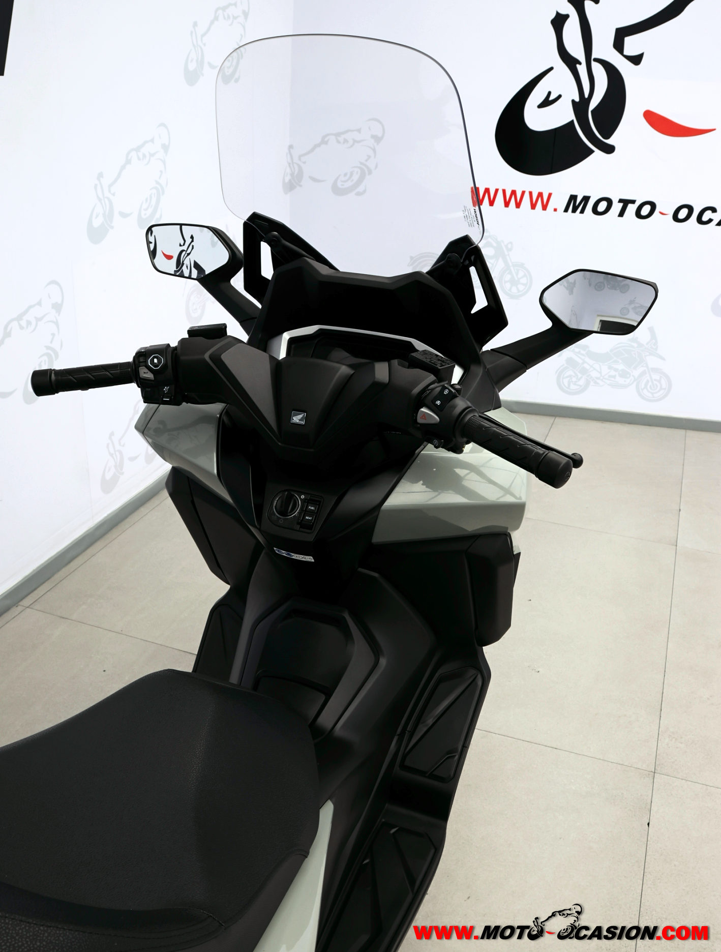 HONDA FORZA 125 -APTA B Y A1- GARANTÍA OFICIAL