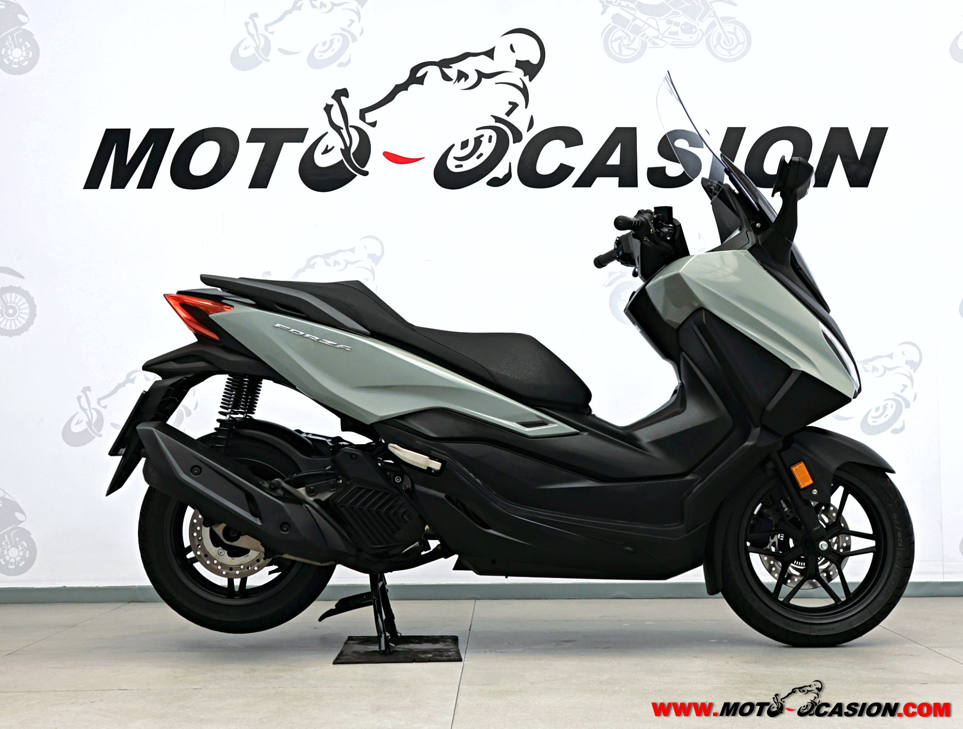 HONDA FORZA 125 -APTA B Y A1- GARANTÍA OFICIAL