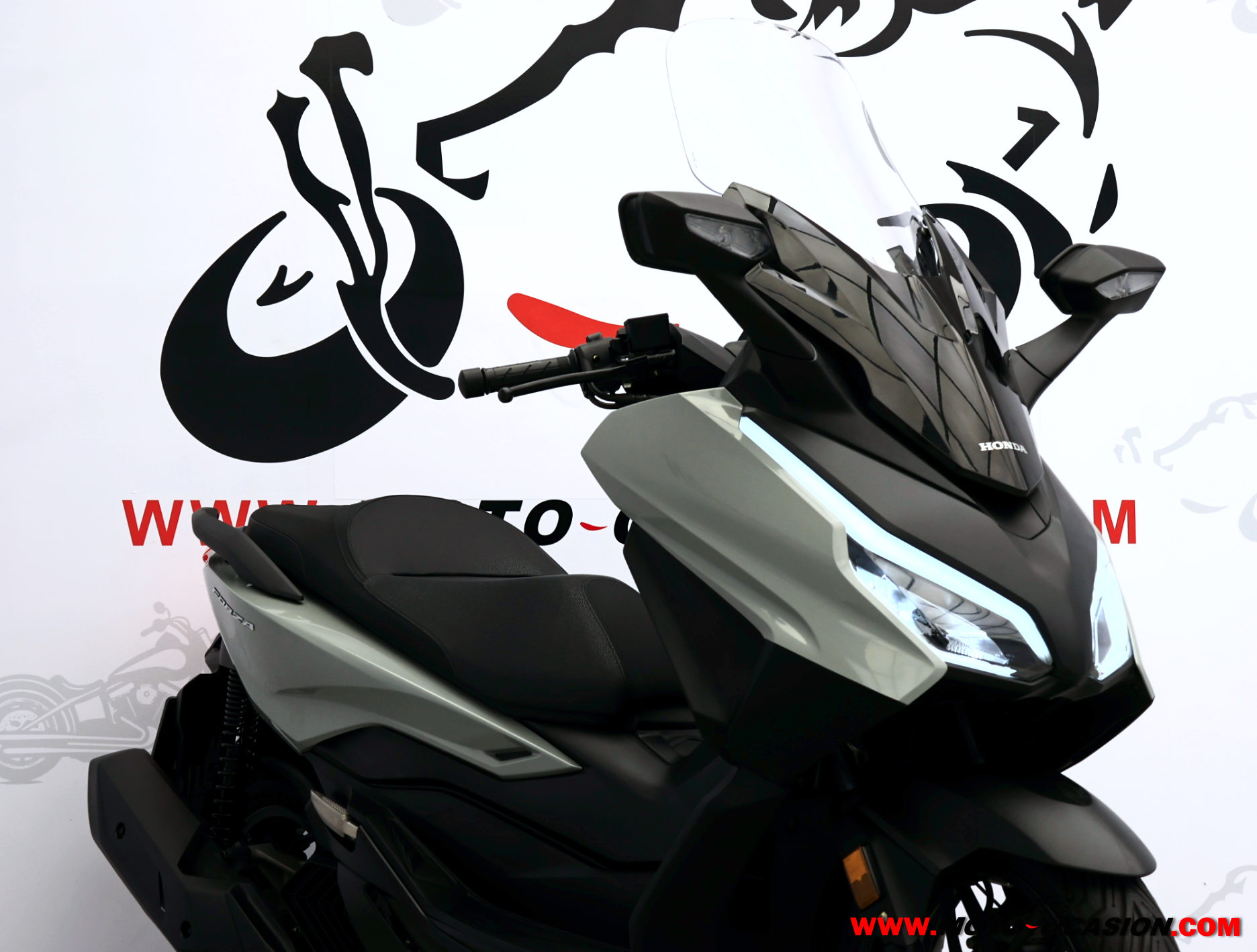HONDA FORZA 125 -APTA B Y A1- GARANTÍA OFICIAL