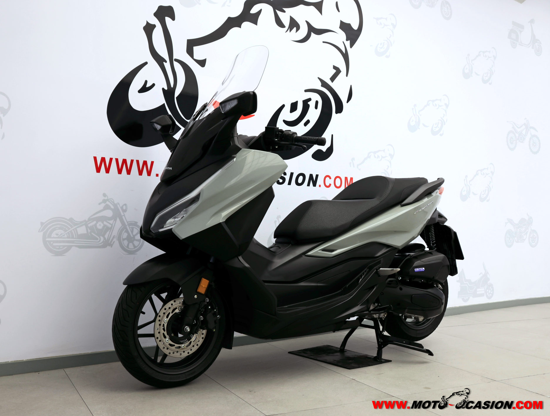 HONDA FORZA 125 -APTA B Y A1- GARANTÍA OFICIAL