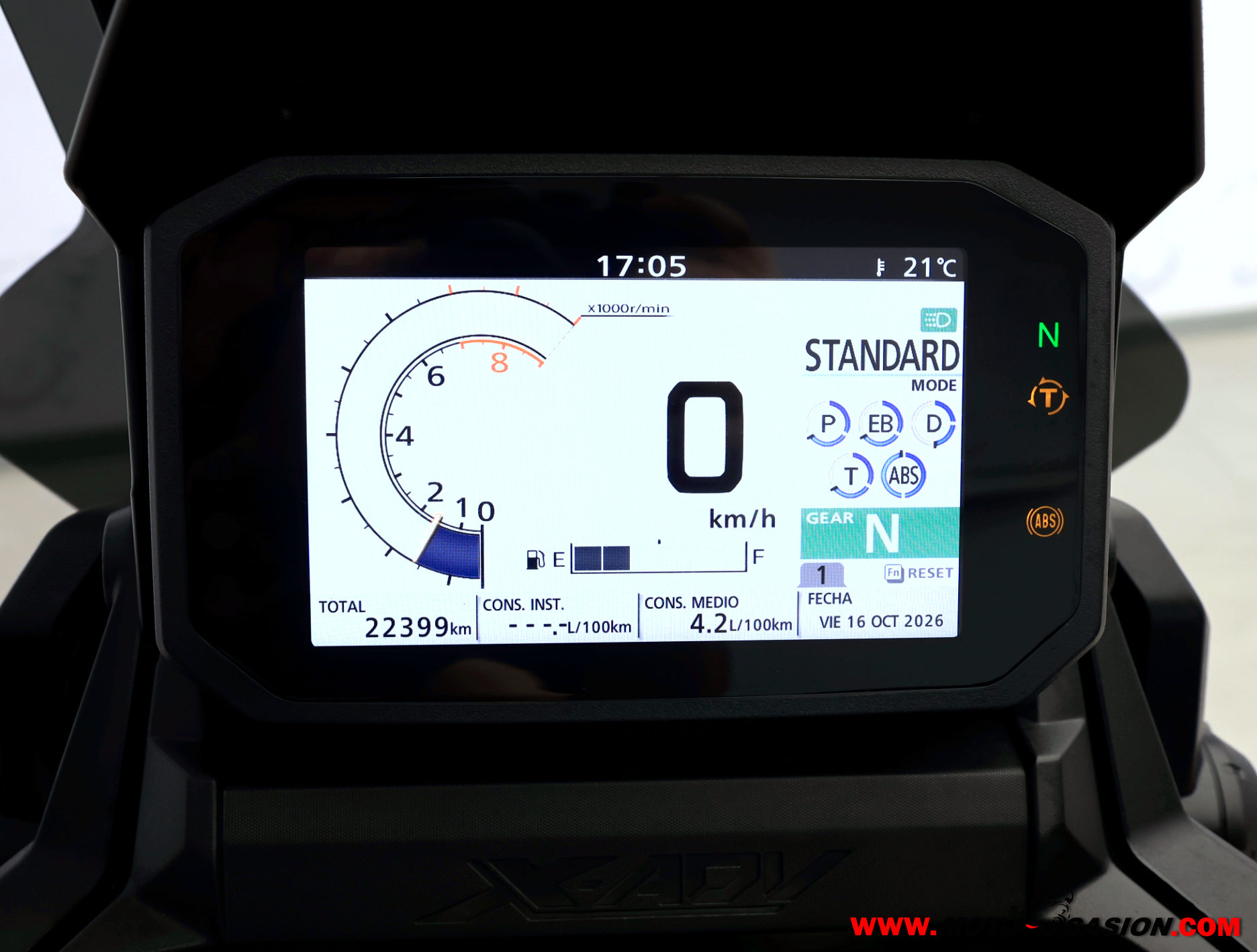HONDA X-ADV 750 ¿A2? (copia)