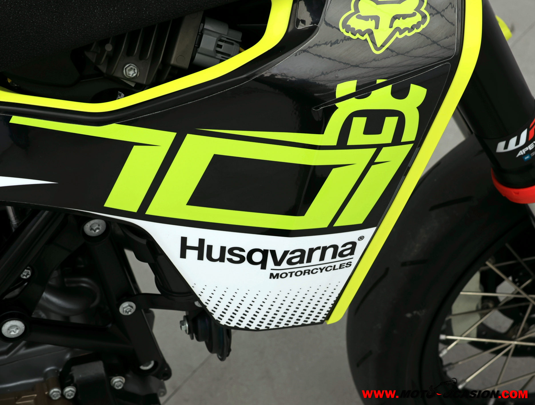 HUSQVARNA 701 SUPERMOTO -A2-
