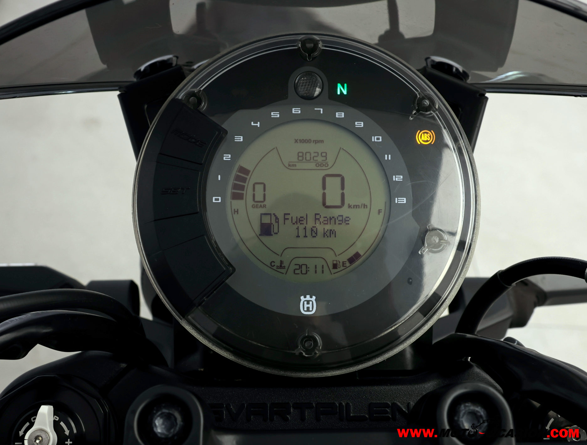HUSQVARNA SVARTPILEN 125 -APTA A2-