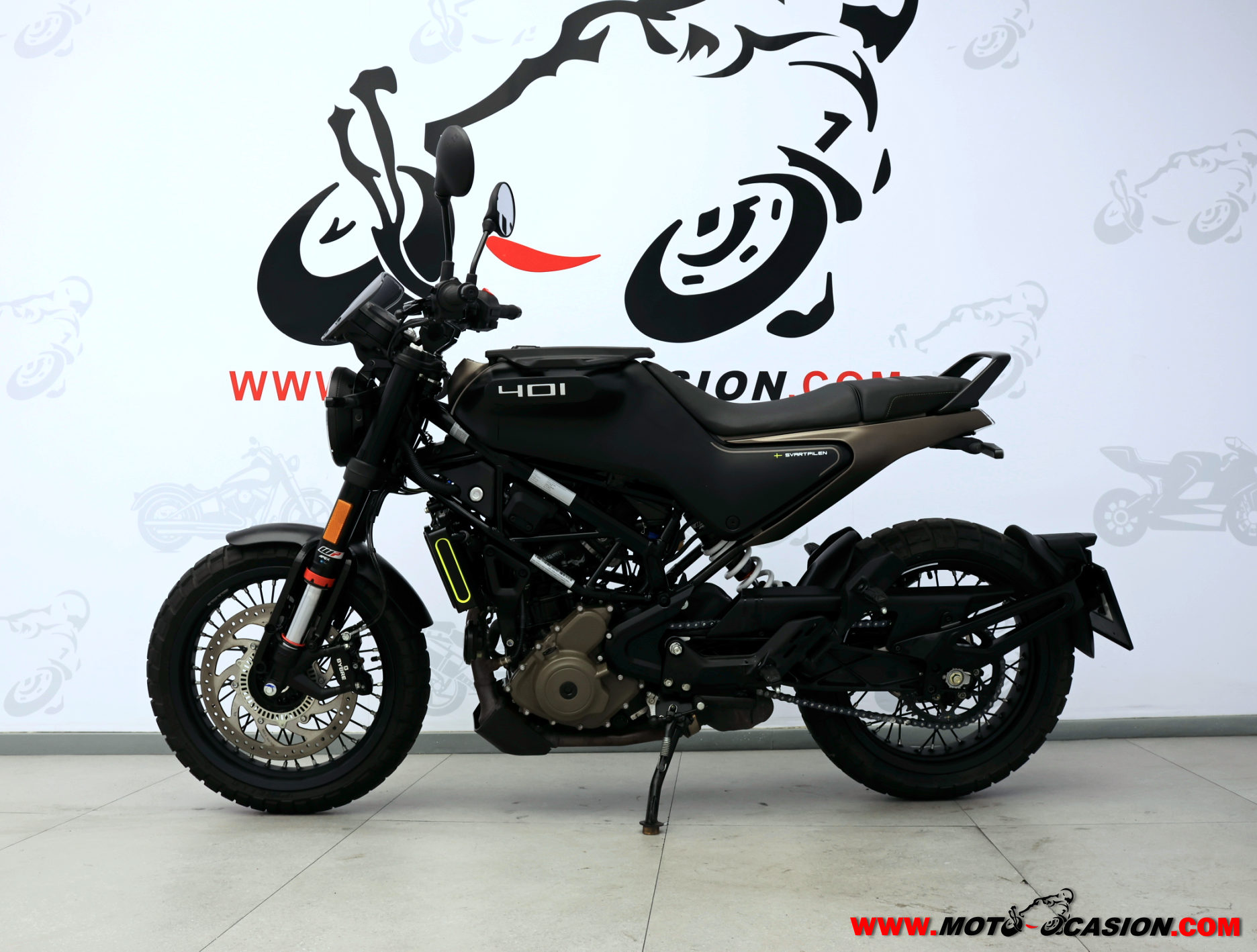HUSQVARNA SVARTPILEN 125 -APTA A2-