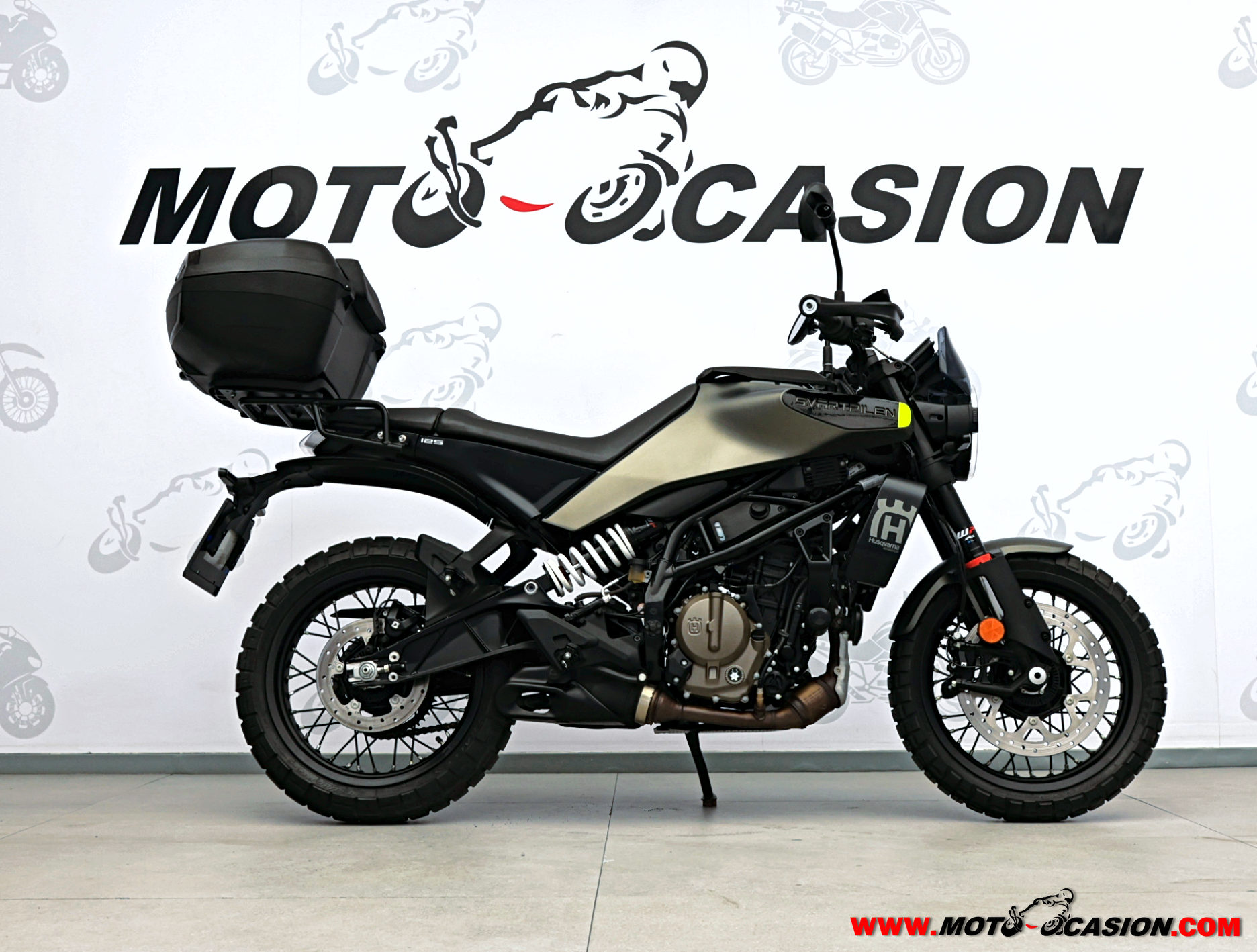 HUSQVARNA SVARTPILEN 125 -APTA B Y A1- GARANTÍA OFICIAL