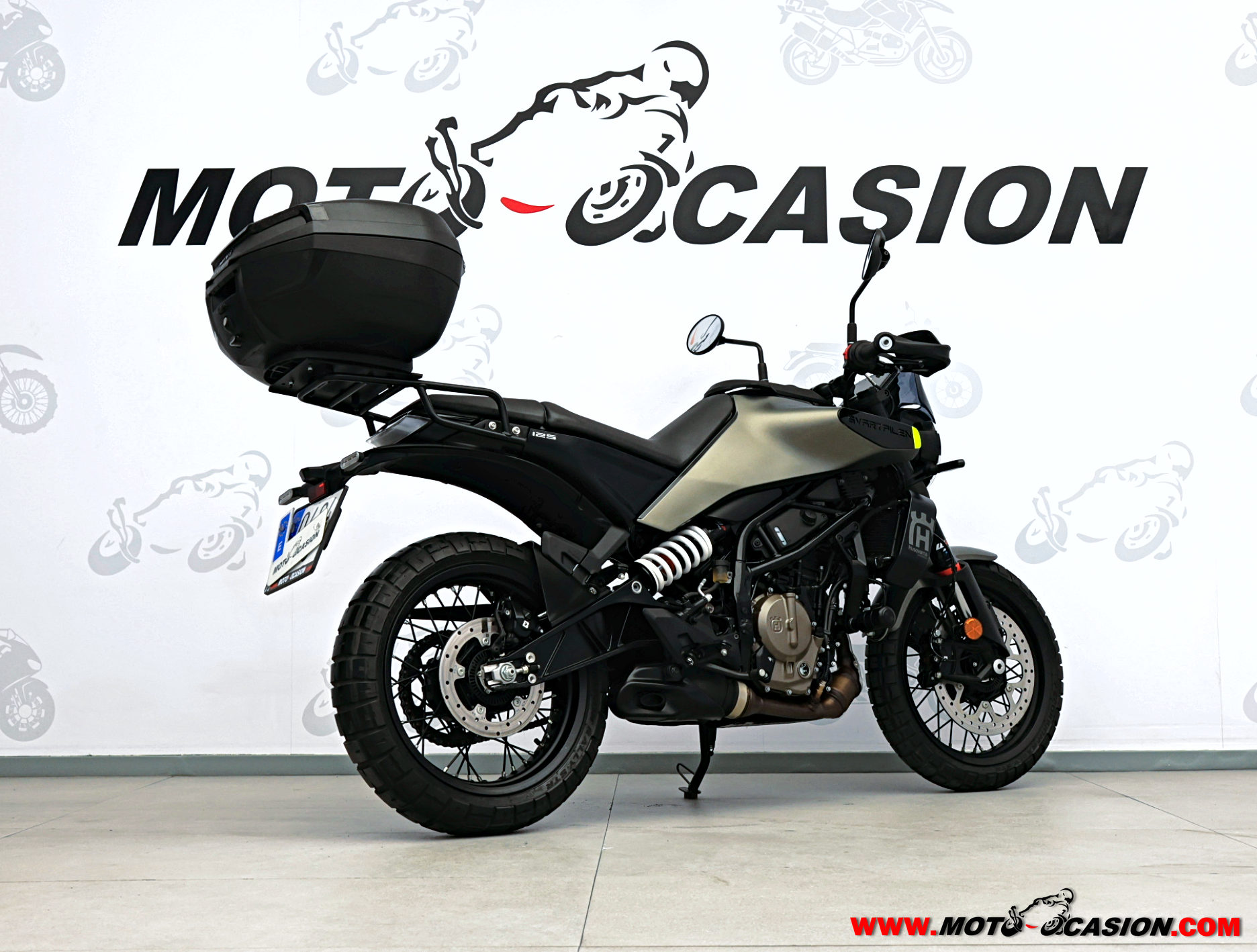 HUSQVARNA SVARTPILEN 125 -APTA B Y A1- GARANTÍA OFICIAL