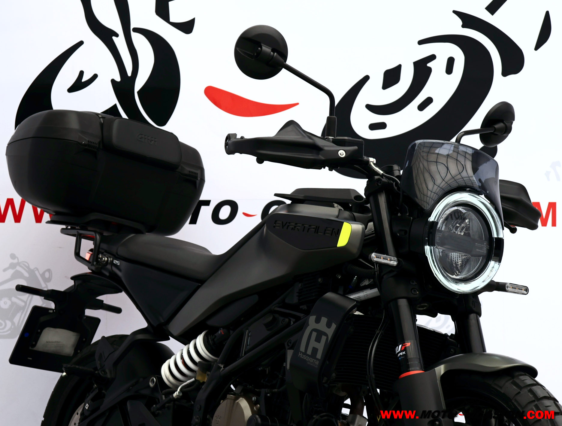 HUSQVARNA SVARTPILEN 125 -APTA B Y A1- GARANTÍA OFICIAL
