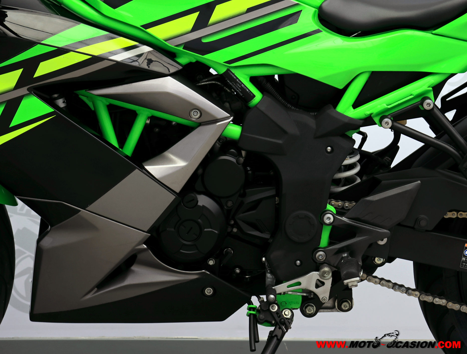 KAWASAKI NINJA 125 -APTA B Y A1-