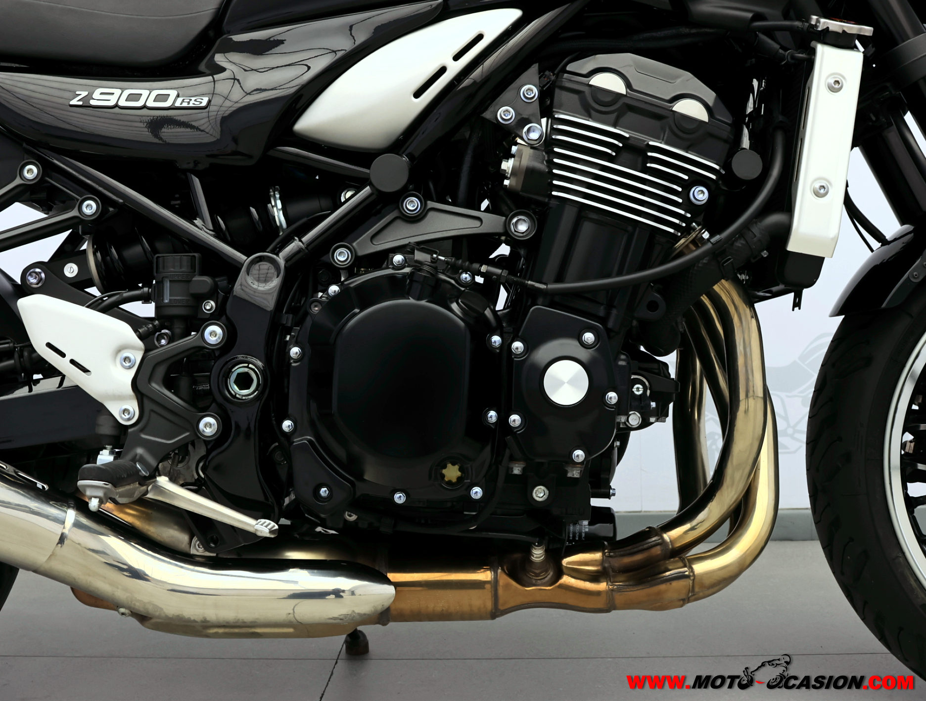 KAWASAKI Z 900 RS (copia)