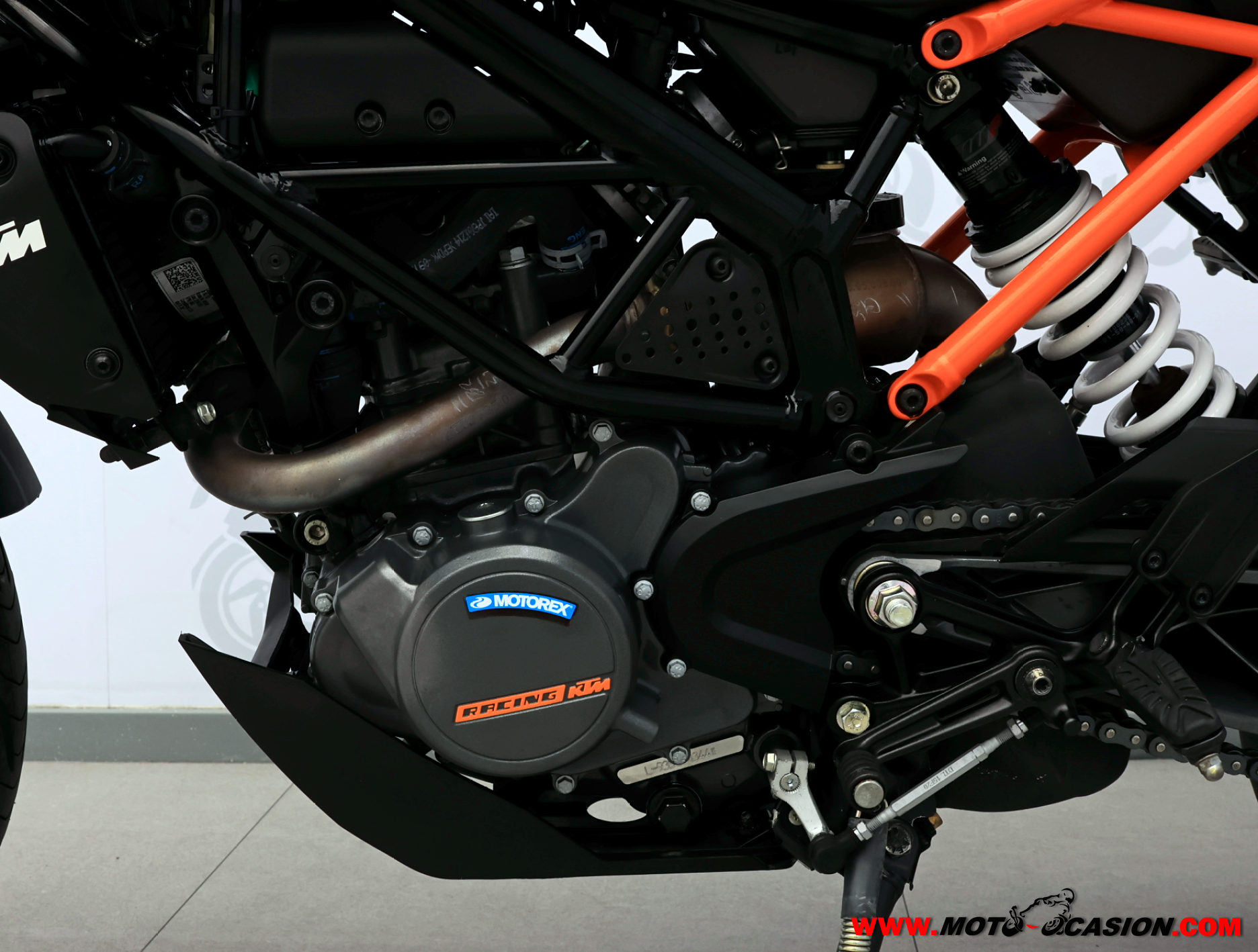 KTM 125 DUKE -APTA B Y A1-