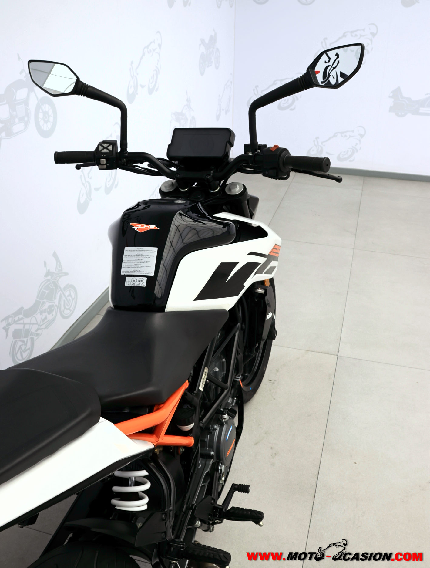 KTM 125 DUKE -APTA B Y A1-