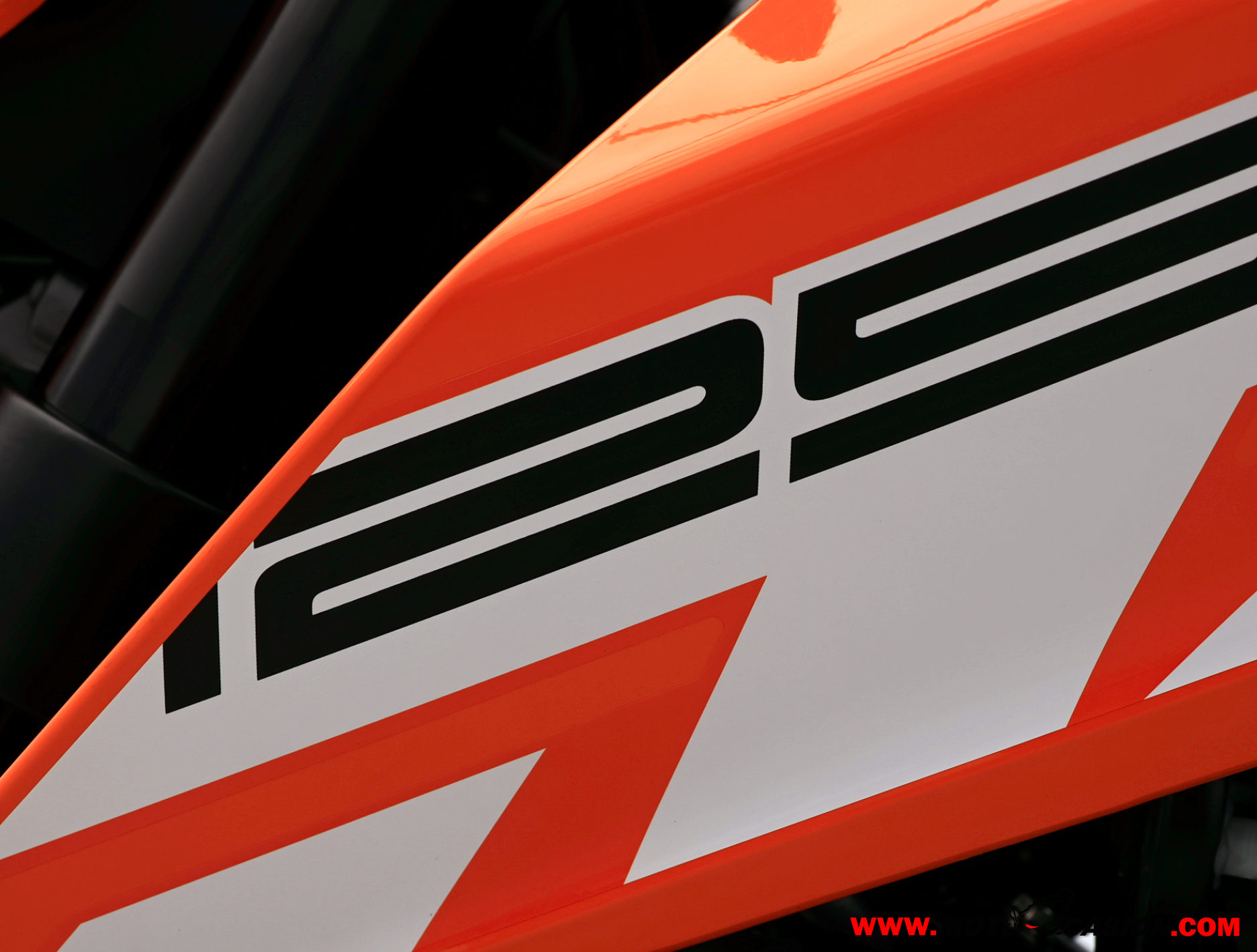 KTM 125 DUKE -APTA B Y A1-