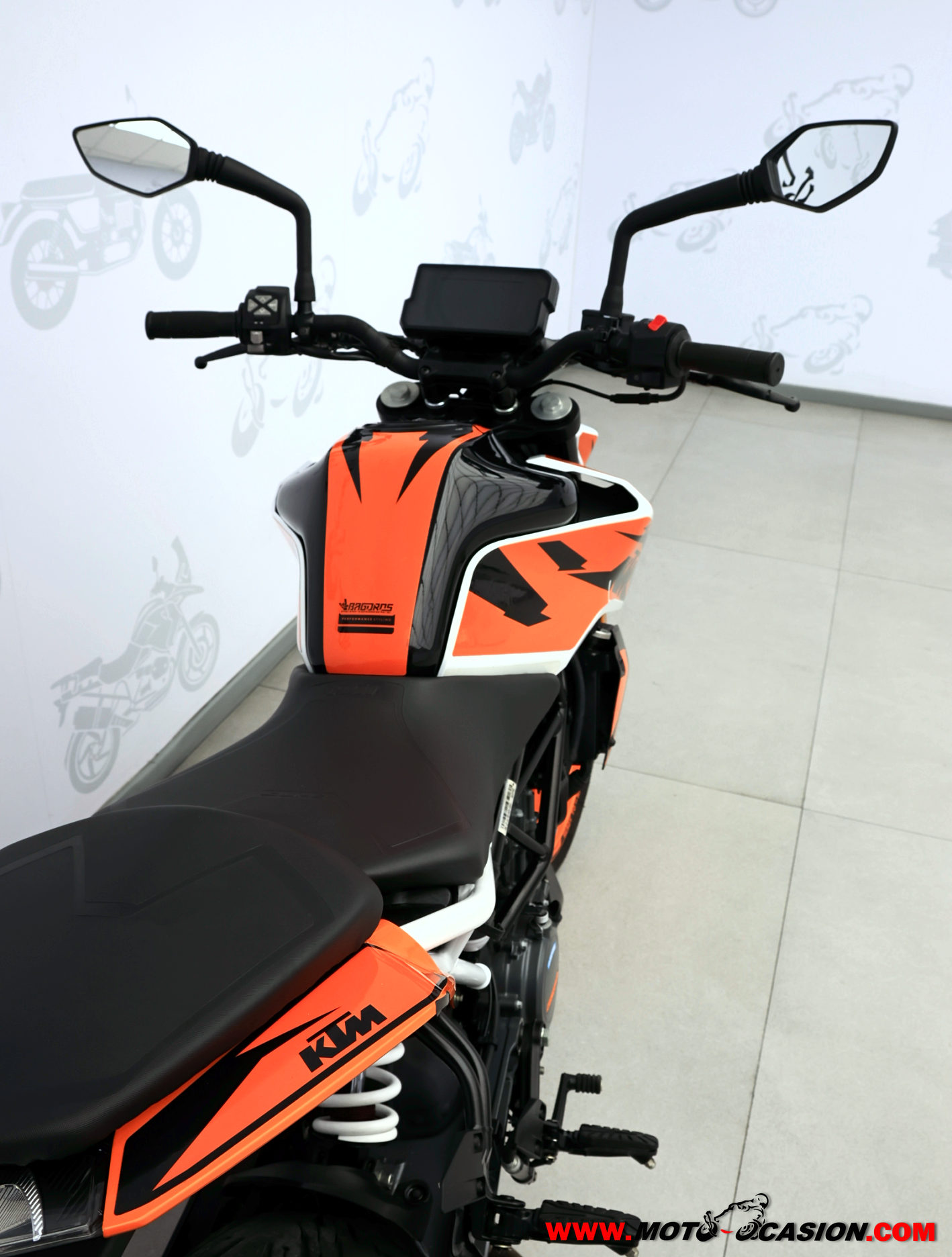KTM 125 DUKE -APTA B y A1-