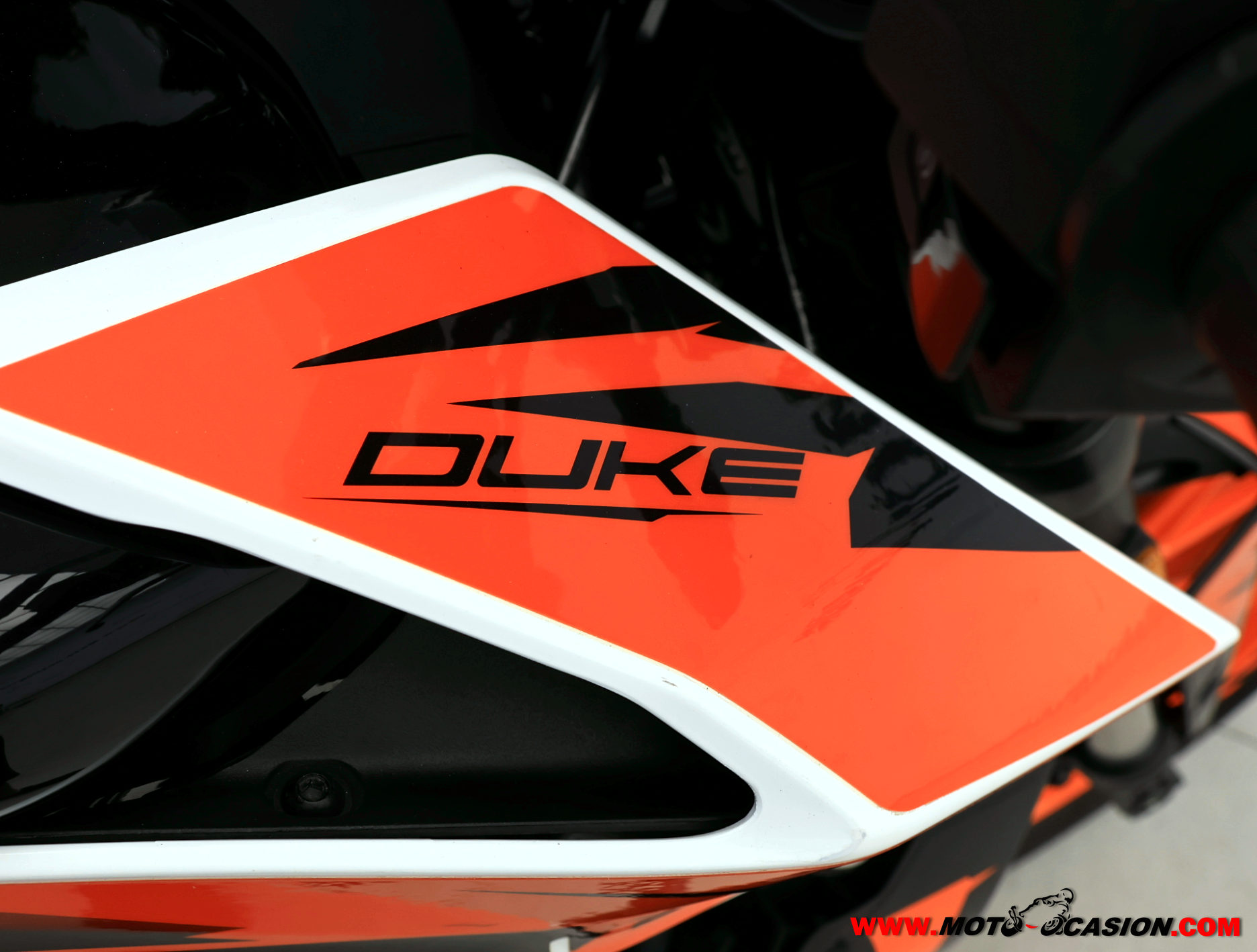 KTM 125 DUKE -APTA B y A1-