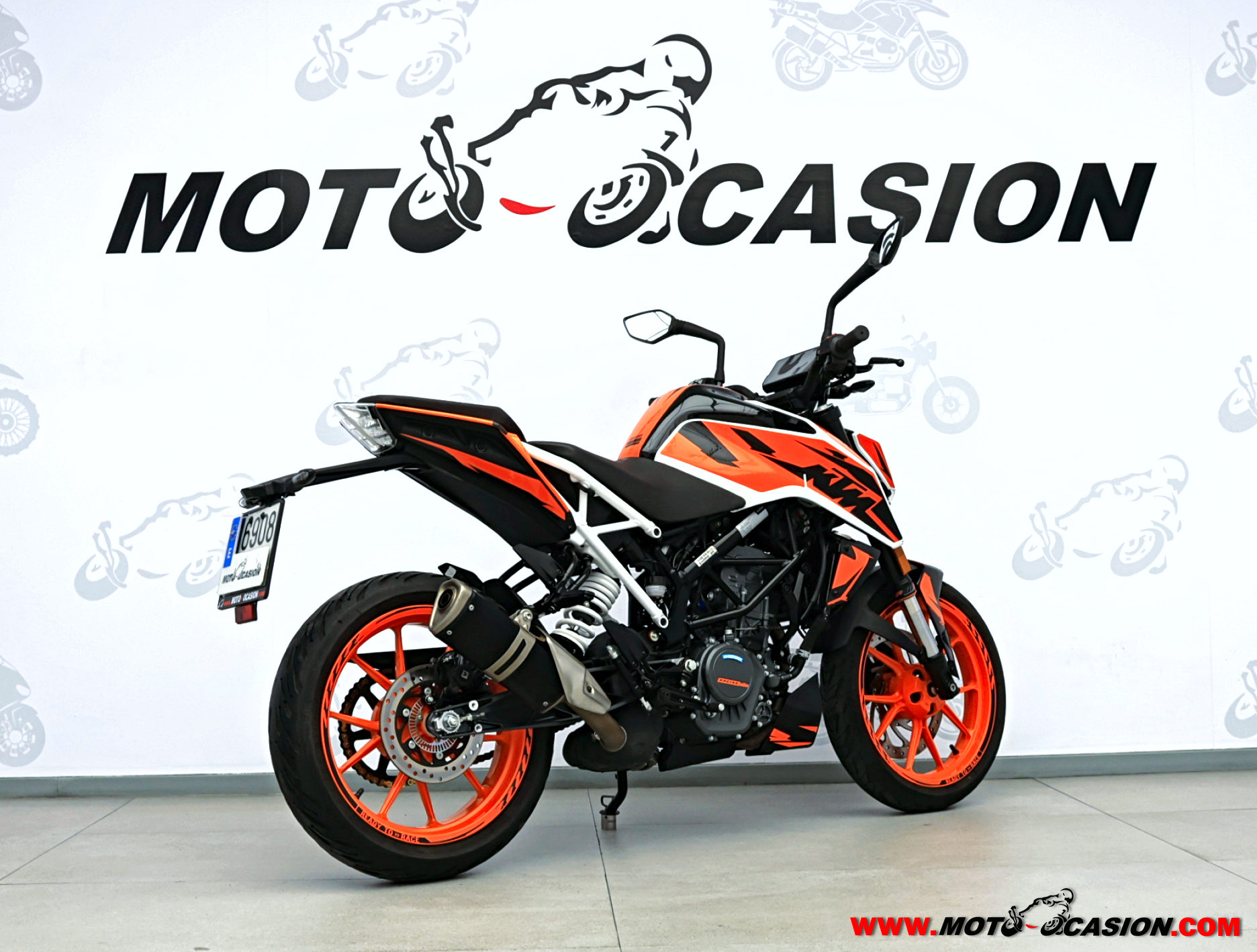KTM 125 DUKE -APTA B y A1-