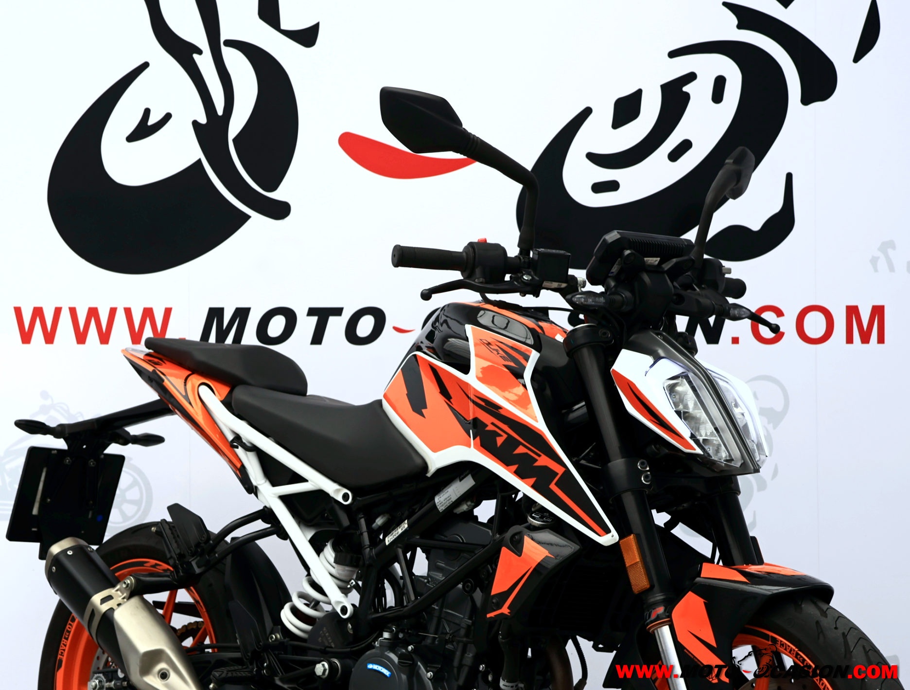 KTM 125 DUKE -APTA B y A1-