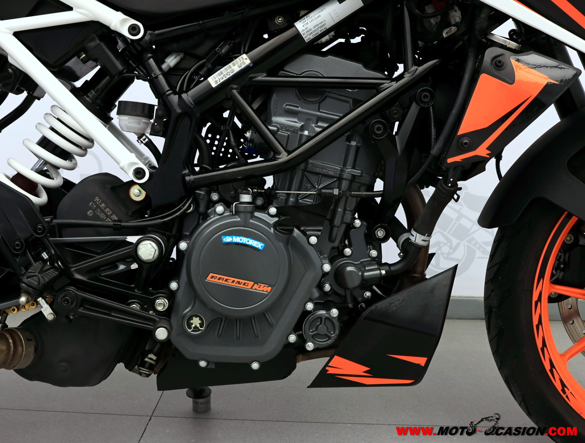 KTM 125 DUKE -APTA B y A1-