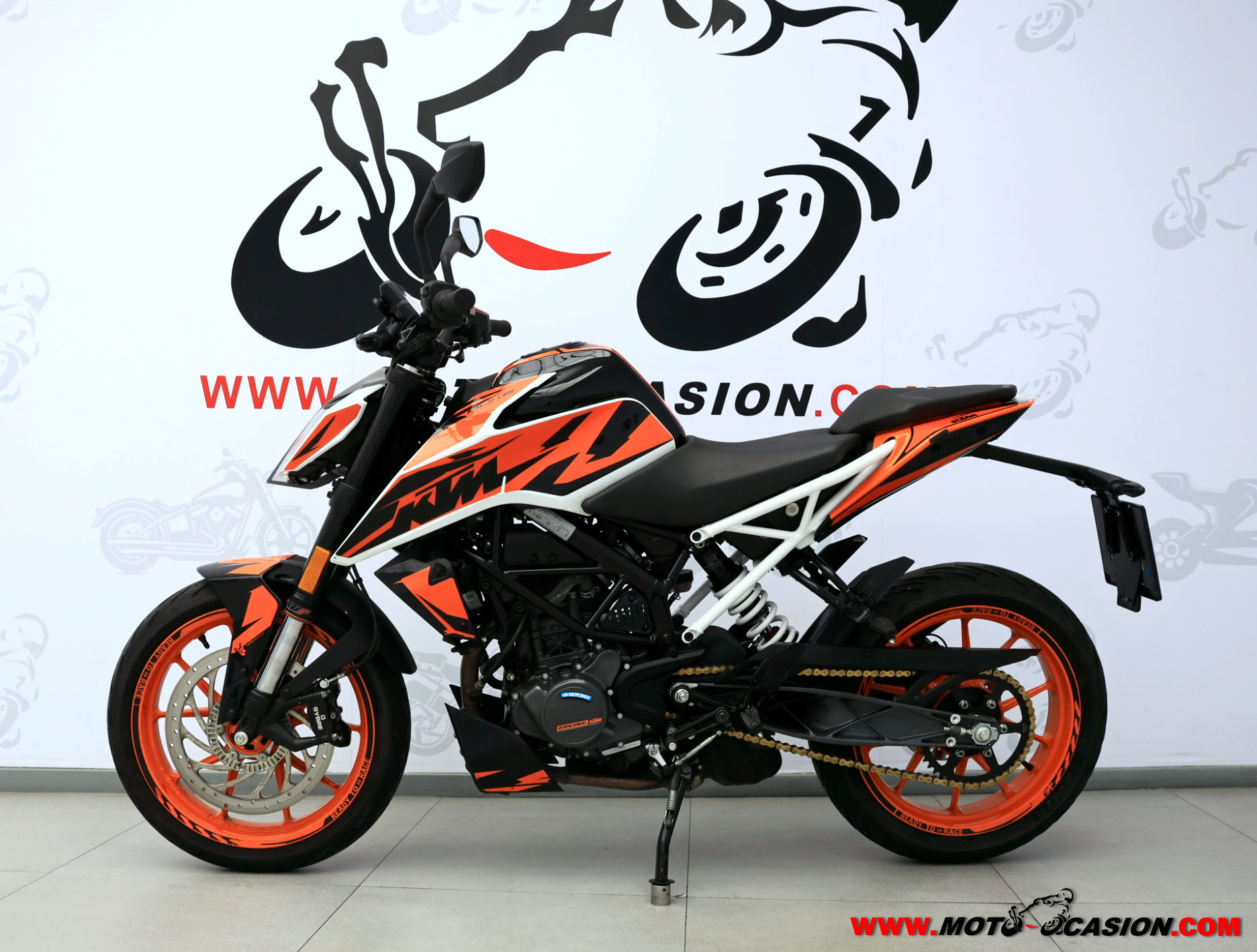 KTM 125 DUKE -APTA B y A1-