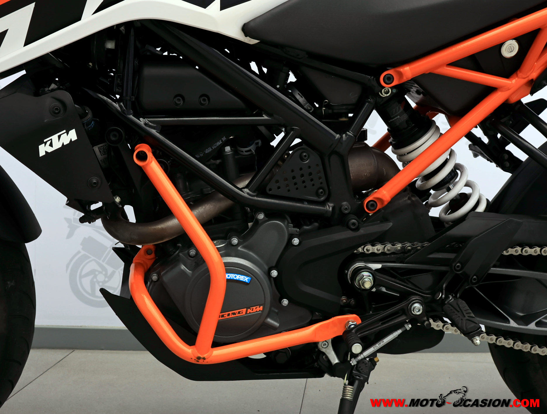 KTM 125 DUKE -APTA B y A1-