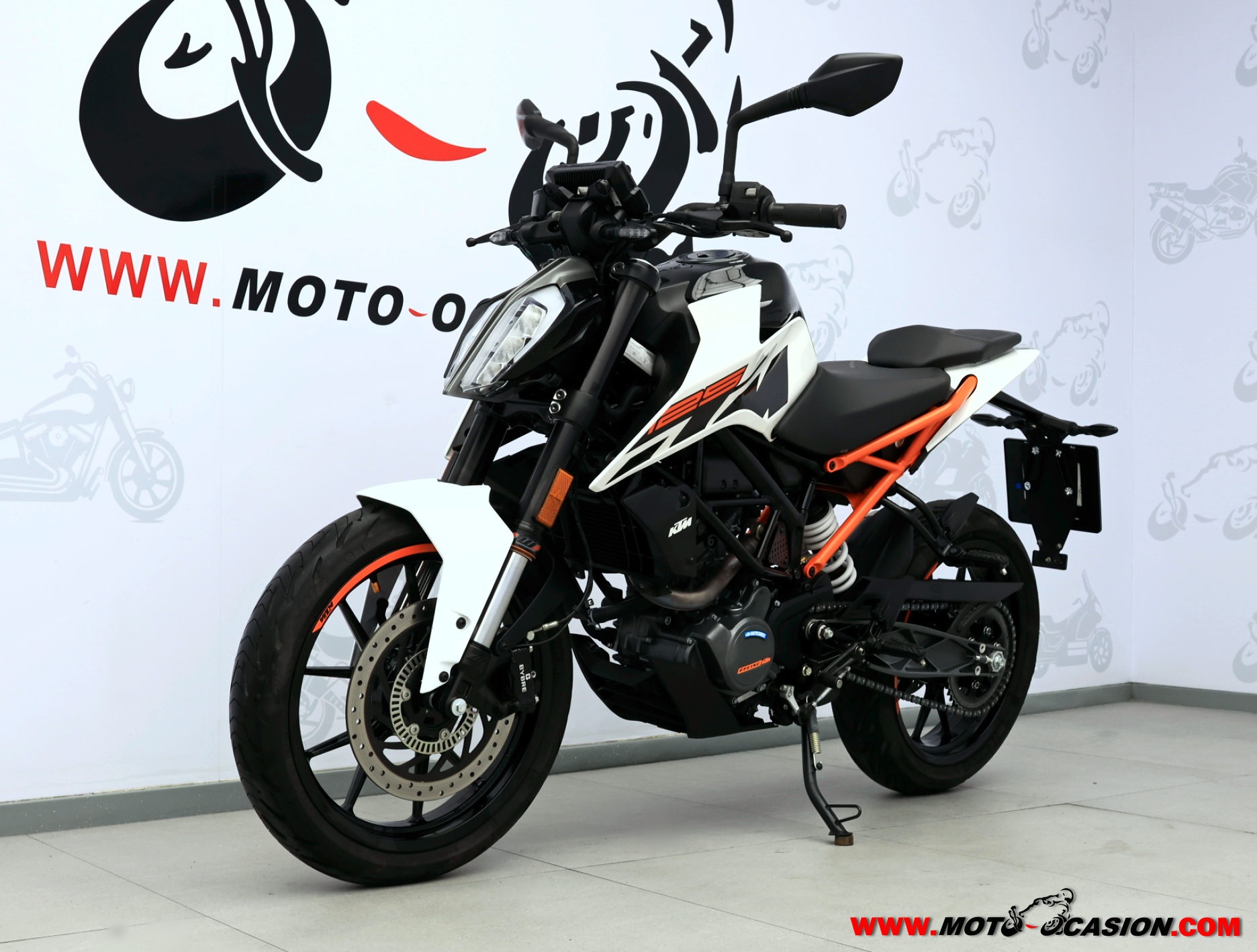 KTM 125 DUKE -APTA B Y A1- (copia)