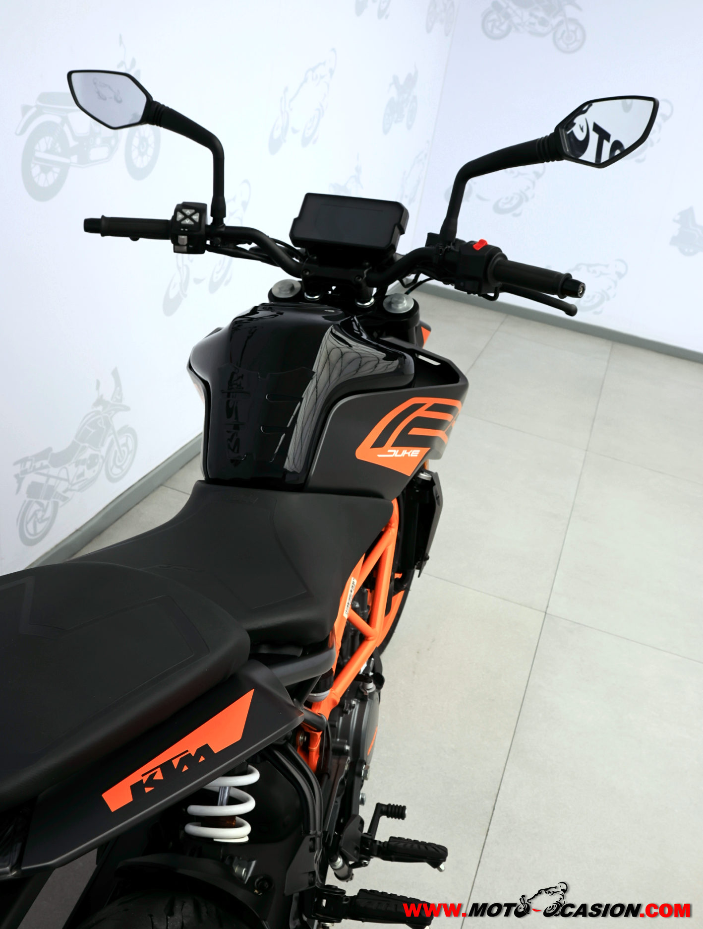 KTM 125 DUKE -APTA B Y A1- (copia)
