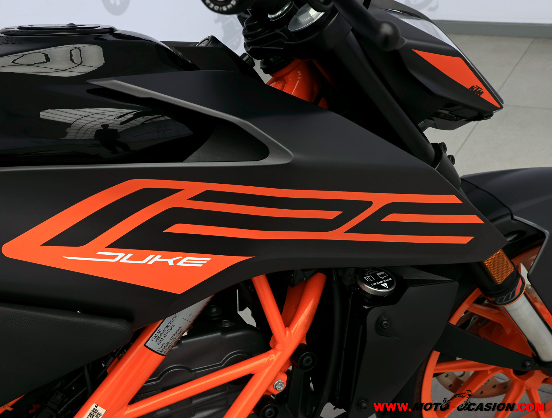 KTM 125 DUKE -APTA B Y A1- (copia)