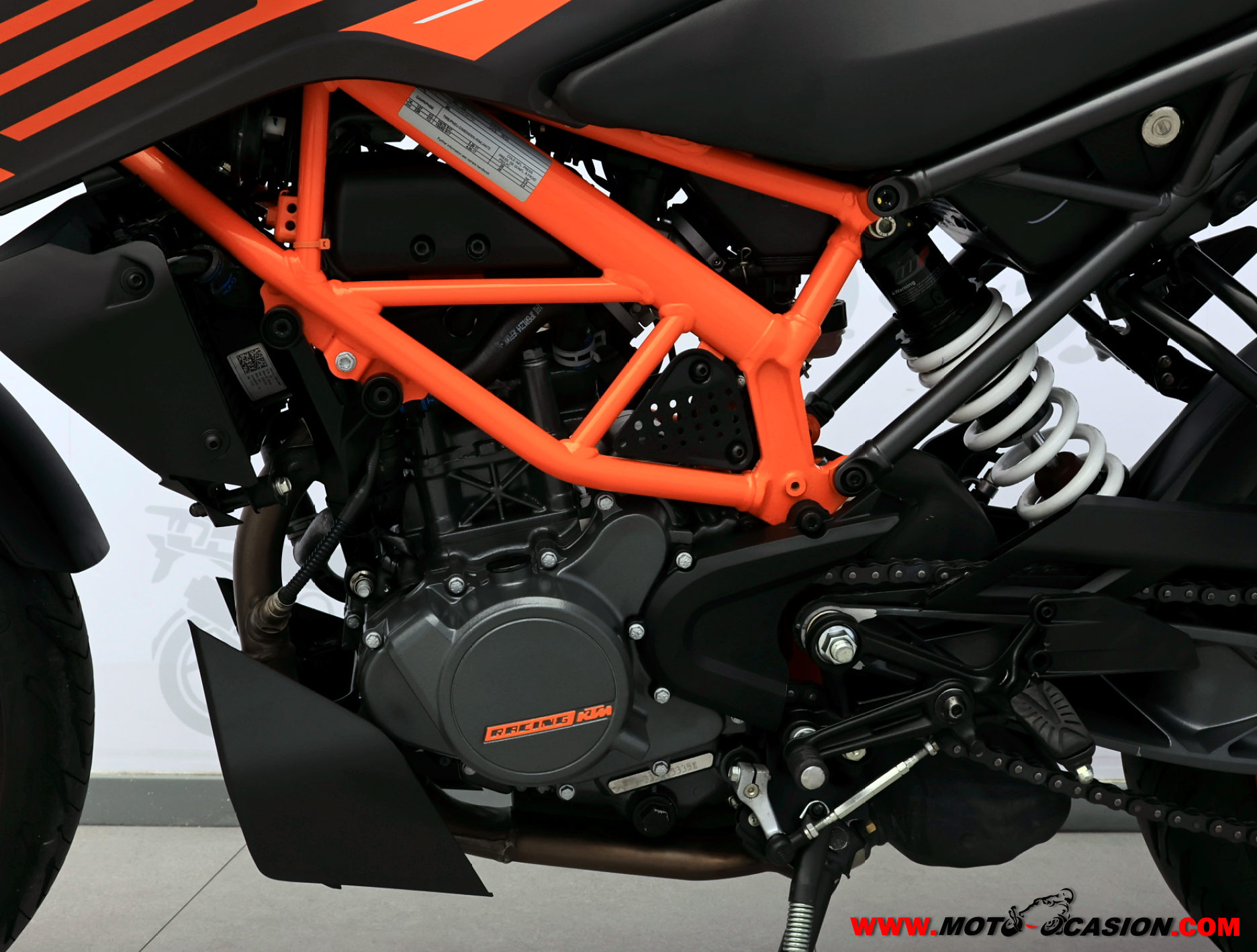 KTM 125 DUKE -APTA B Y A1- (copia)