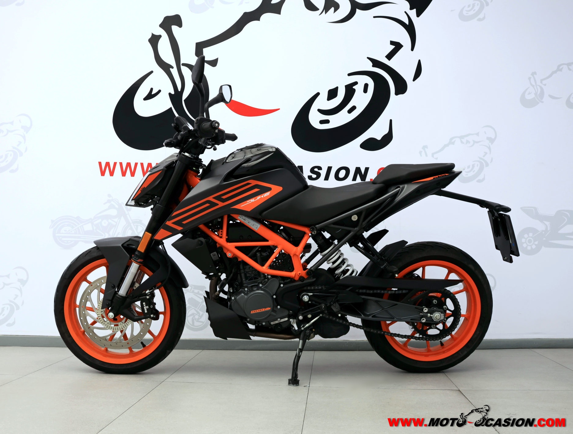 KTM 125 DUKE -APTA B Y A1- (copia)