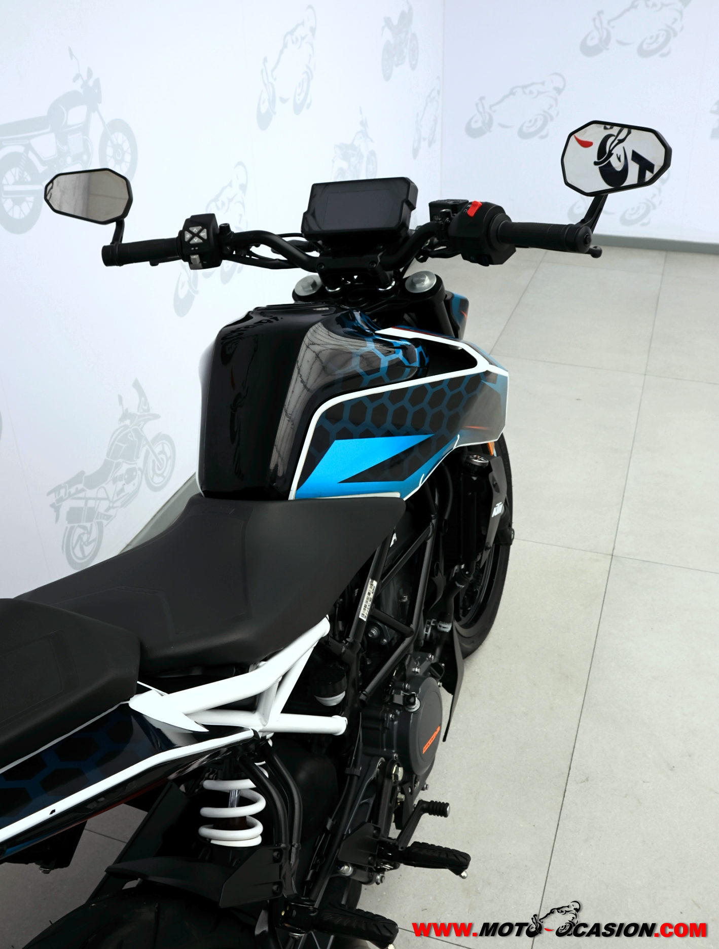 KTM 125 DUKE -APTA B Y A1- (copia)