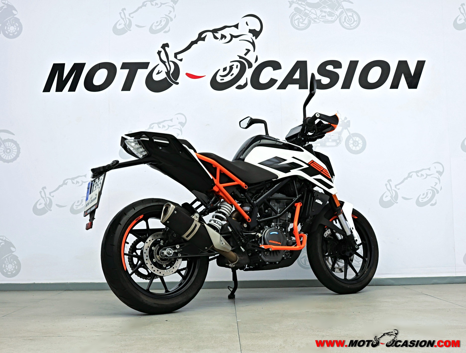 KTM 125 DUKE -APTA B y A1- (copia)